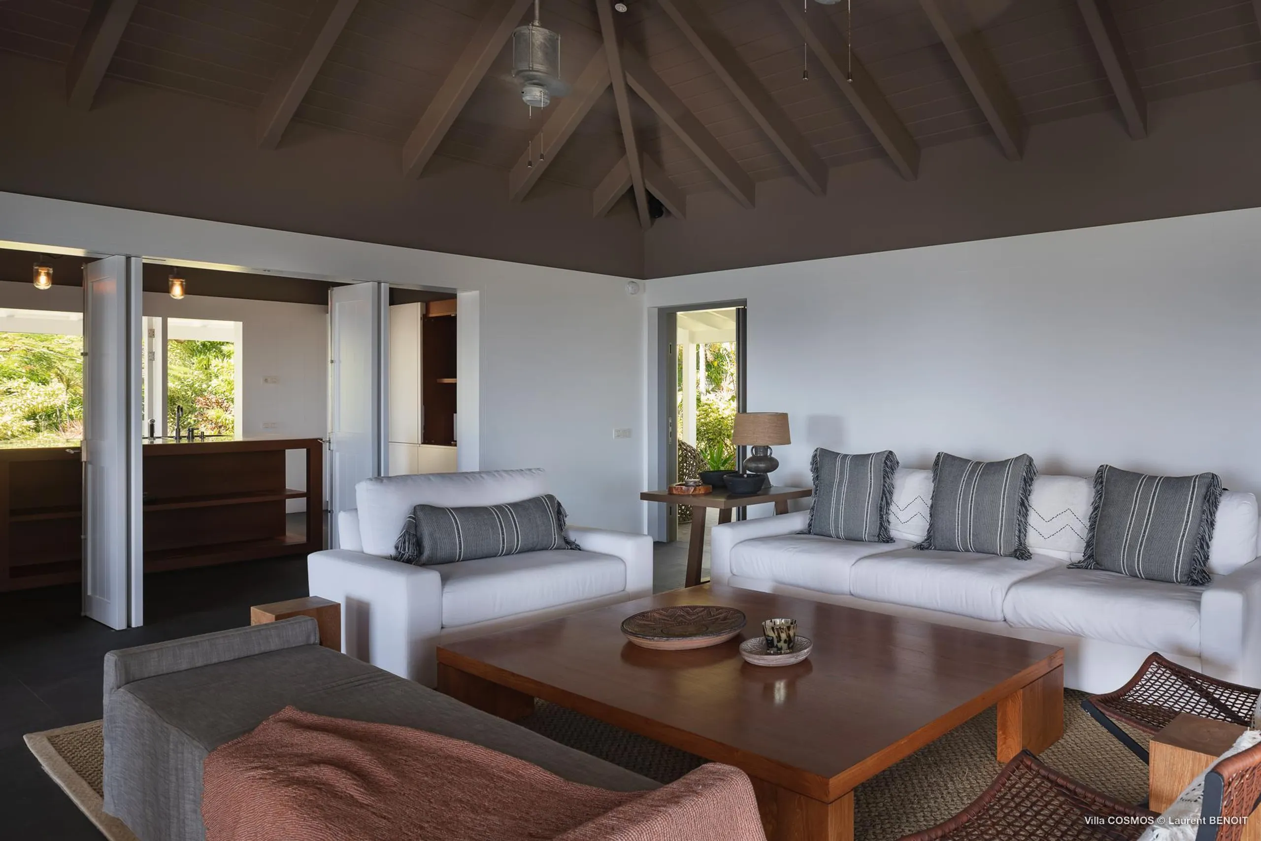 Magnificent Tropical Villa w/ Private Pool and Gourmet Kitchen — photograph 6