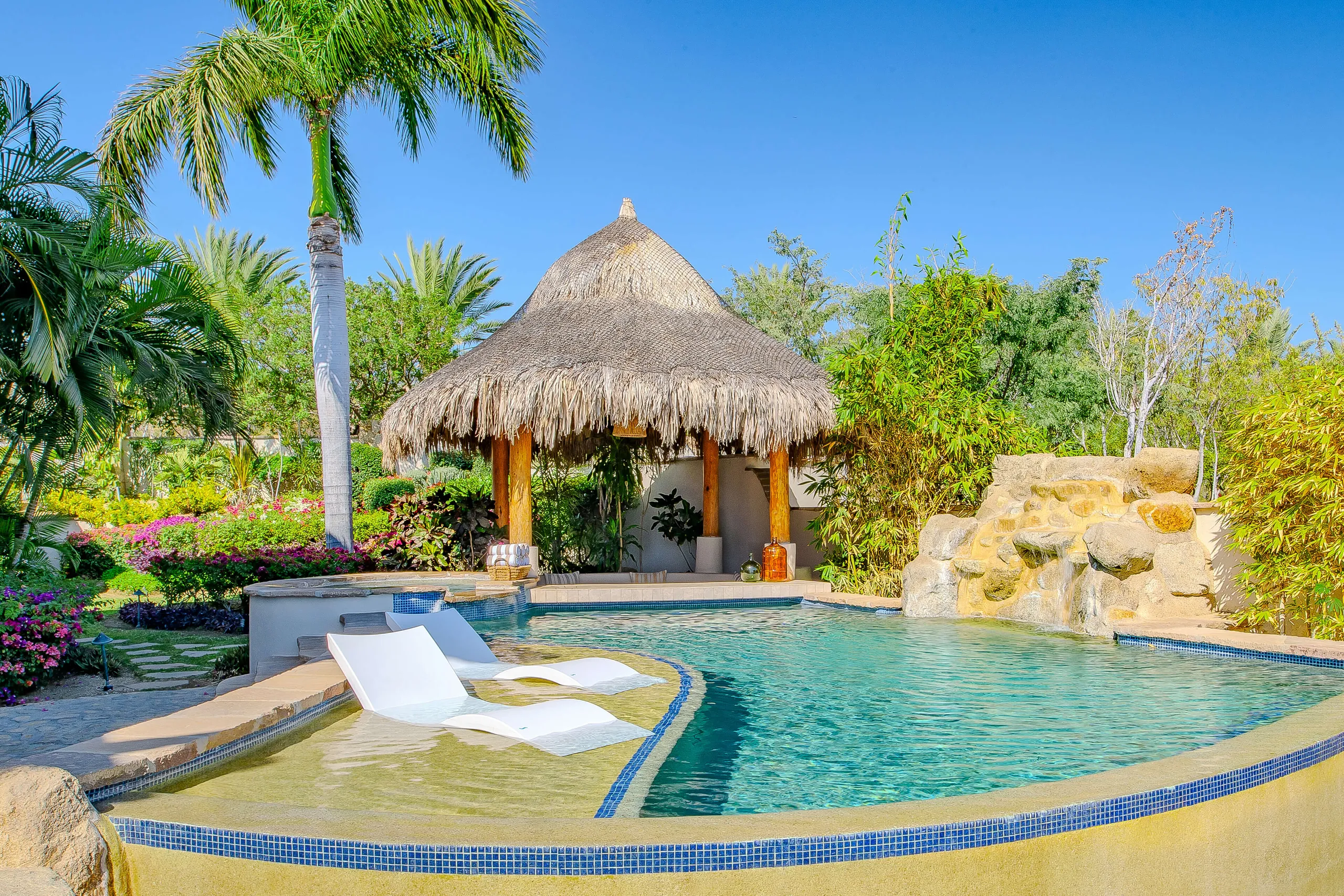 Stunning Beachfront Villa in Cabo del Sol with Private Pool, and Ocean Views — photograph 4