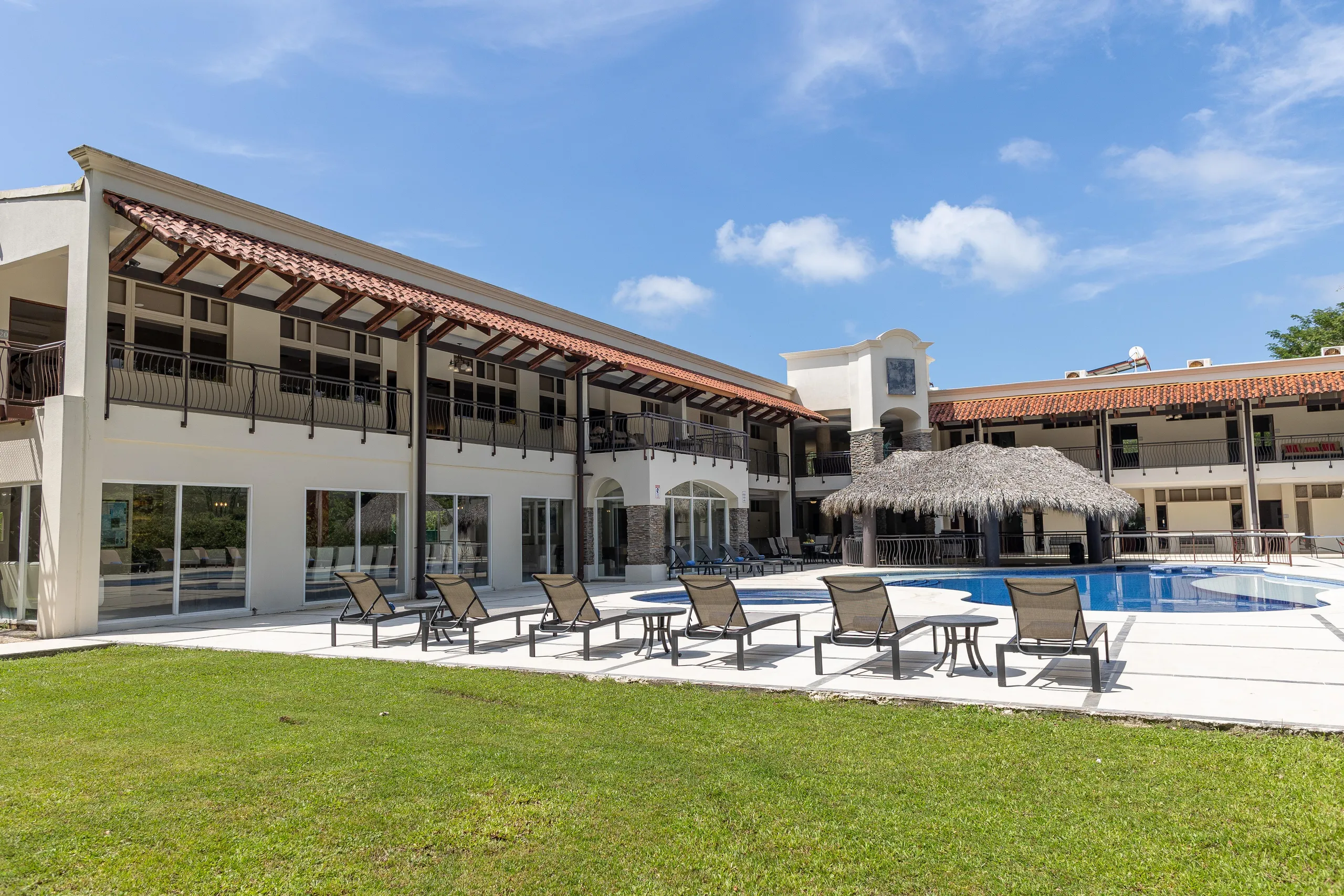 Grand Puntarenas Luxury Villa with Private Resort-style Pool — photograph 11