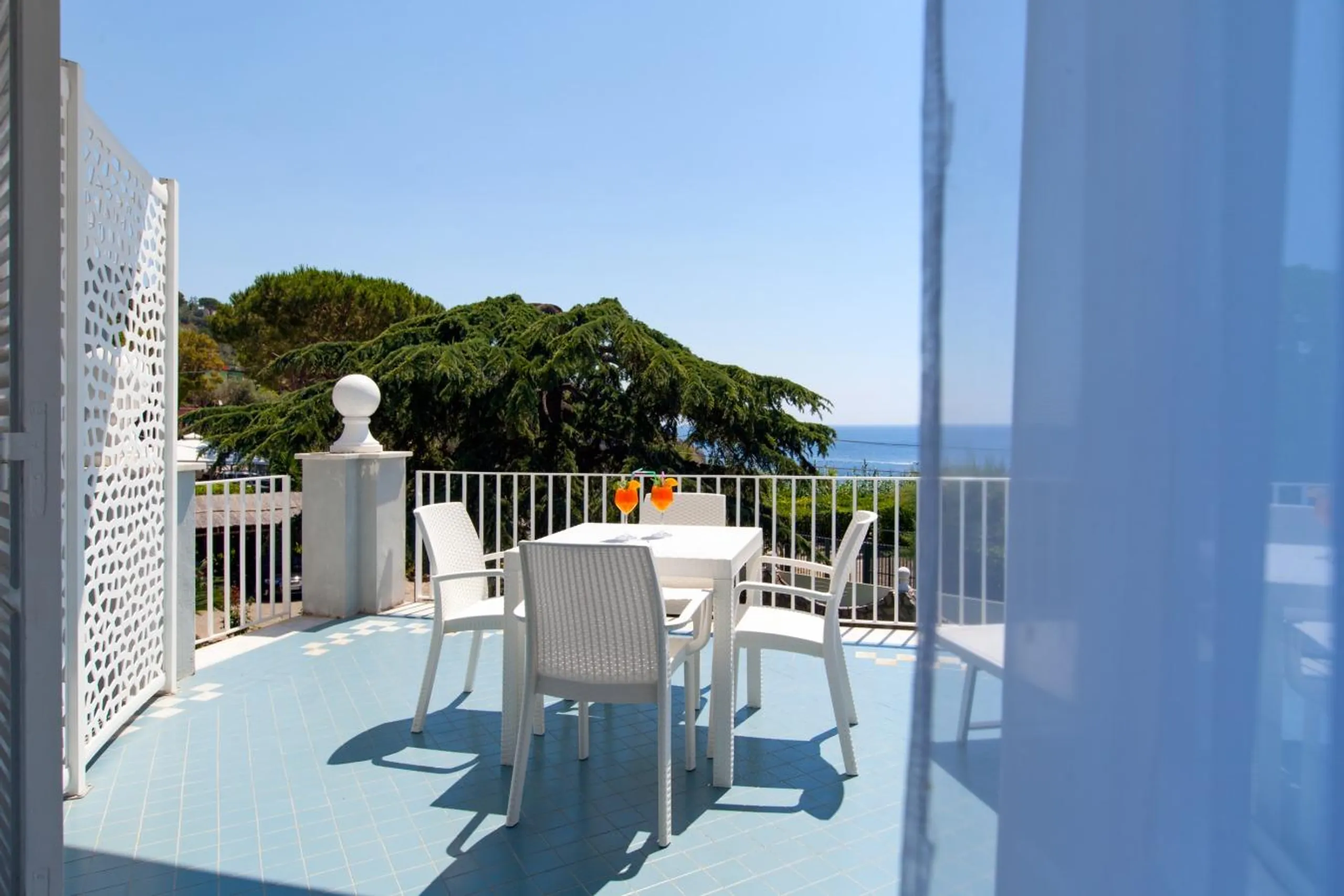 Elegant Villa with Private Pool and Peninsula Coasts View — photograph 8
