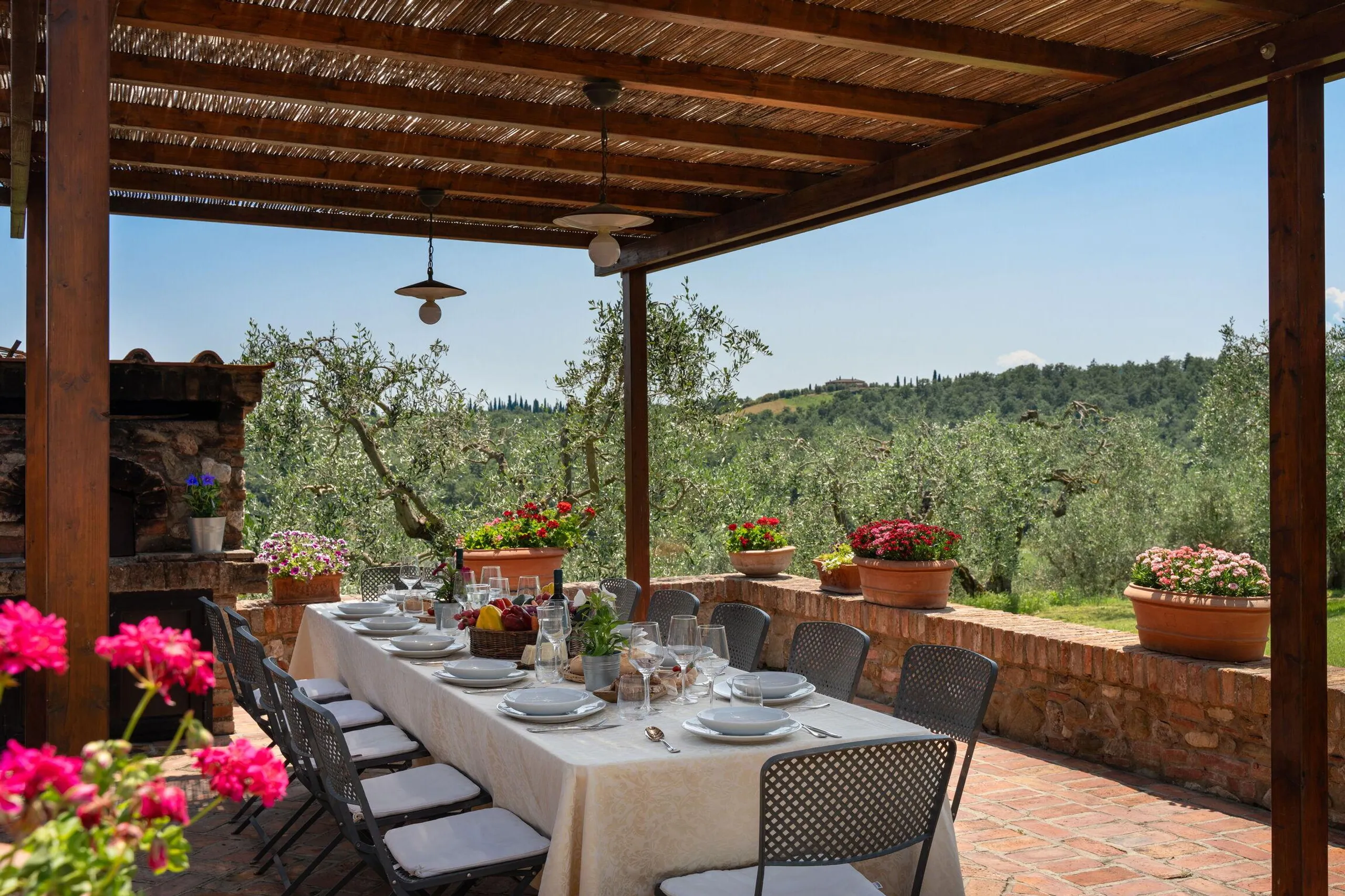 Superb Tuscan Estate with private Pool and Vineyard Views — photograph 6