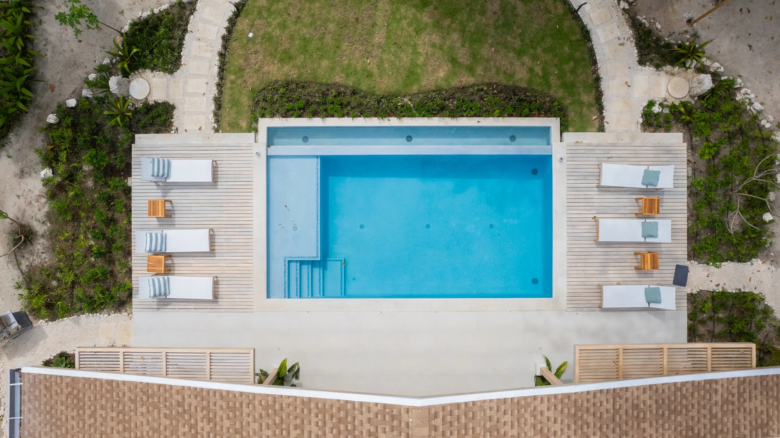 Chic Oceanfront Villa with Panoramic Views on Santa Teresa’s Golden Sands — photograph 10
