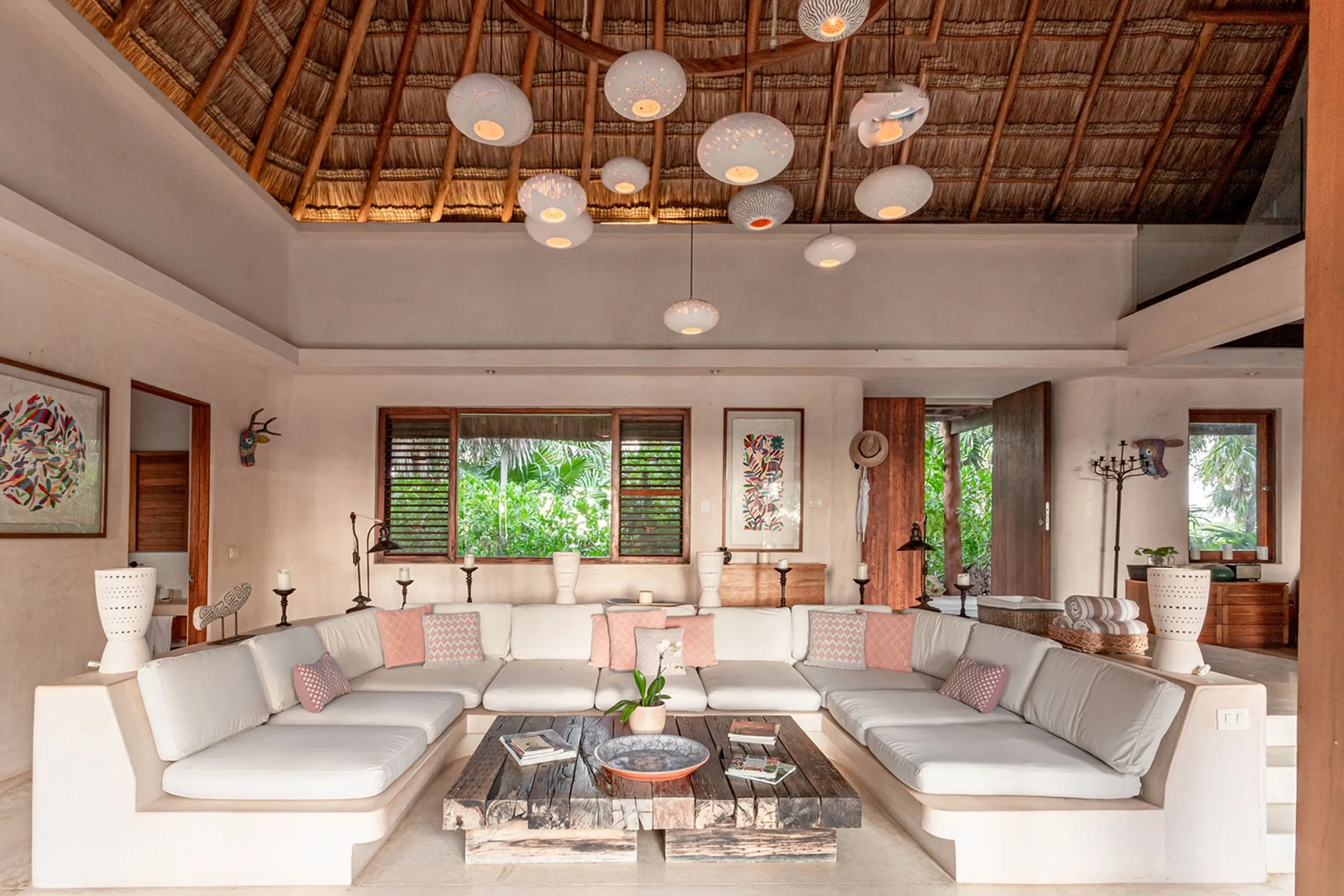 Eco-Luxury Beachfront Villa with Private Pool, Full Staff & Lagoon Views — photograph 12