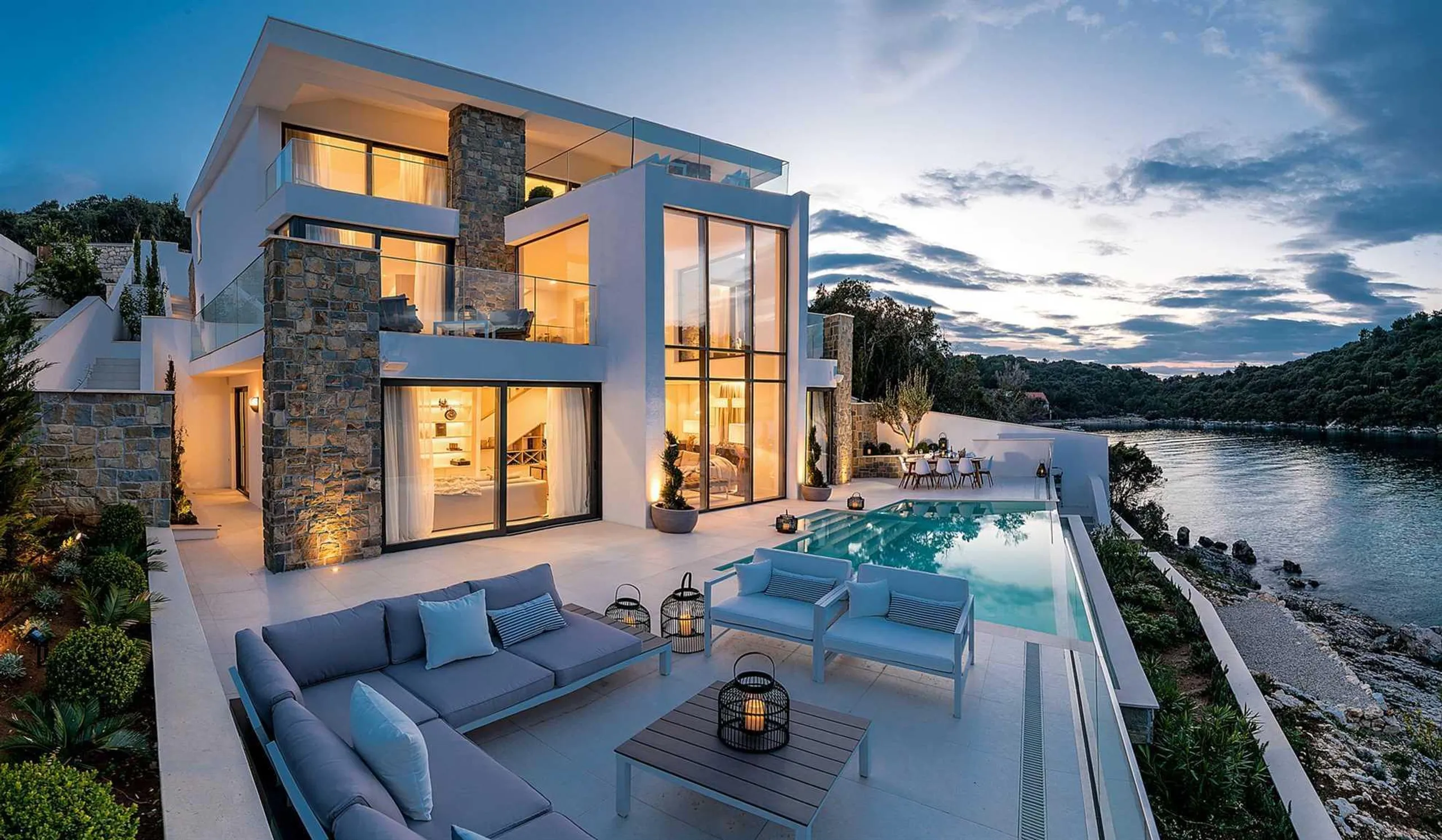 Splendid Modern Villa with Private Pool and Gorgeous Bay View, Zrnovo