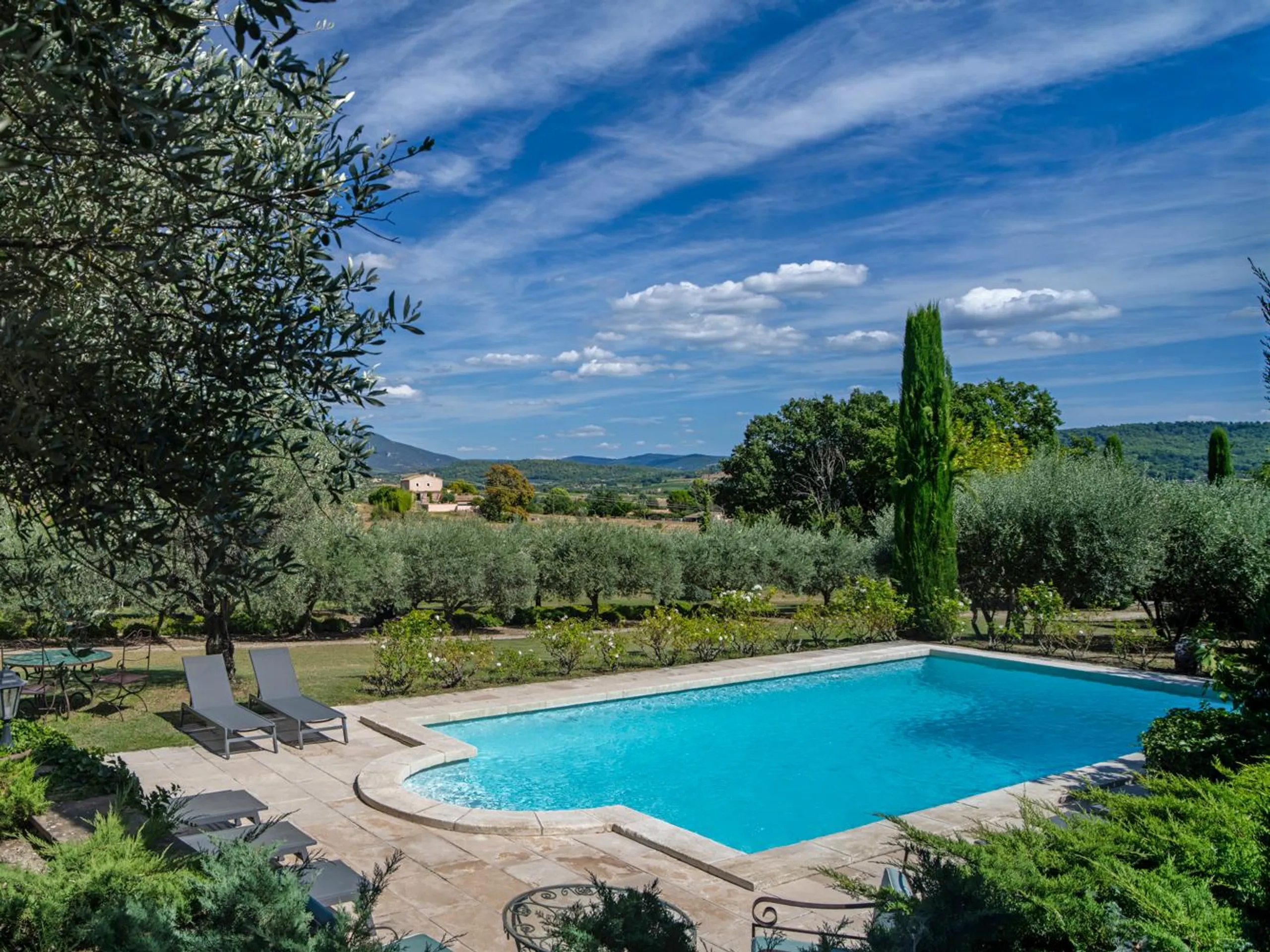 Rustic 6Bedroom Villa with Private Villa with Pool and Gardens — photograph 12