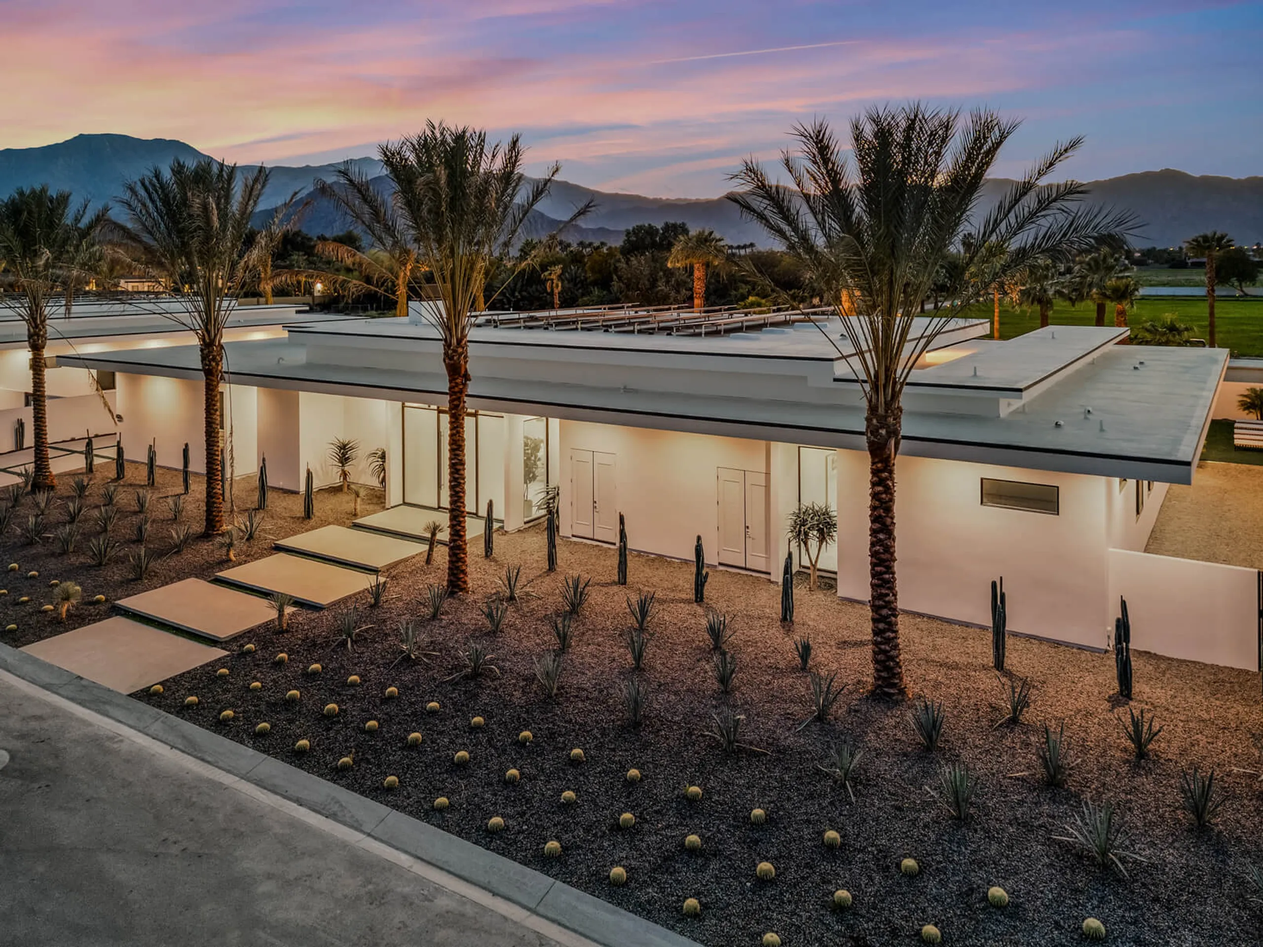 Elite Resort-Style Villa with Private Pool and Stunning Views — photograph 9