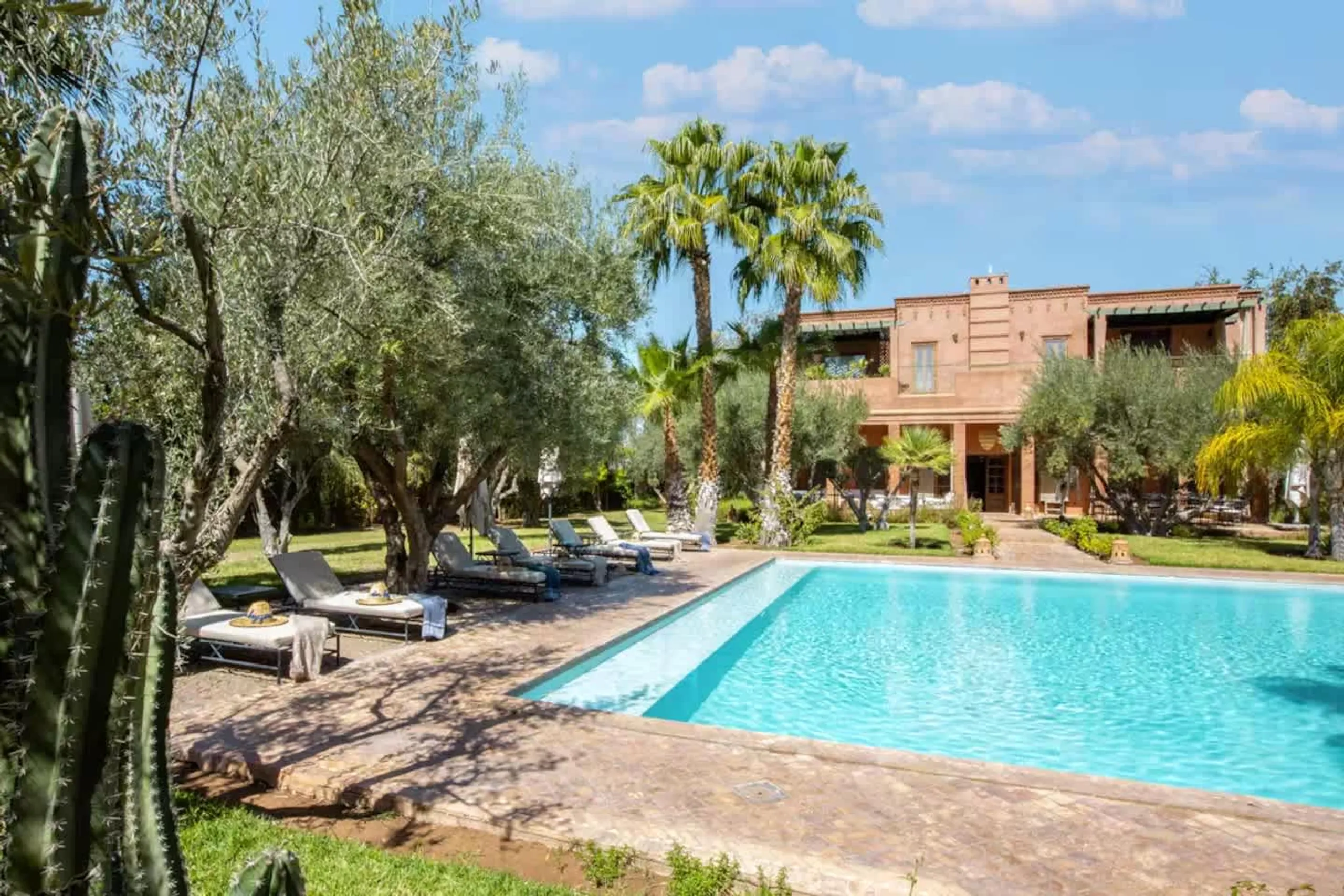 Lavish Marrakech Estate with Private Pool, Sauna and Sports Activities — photograph 3