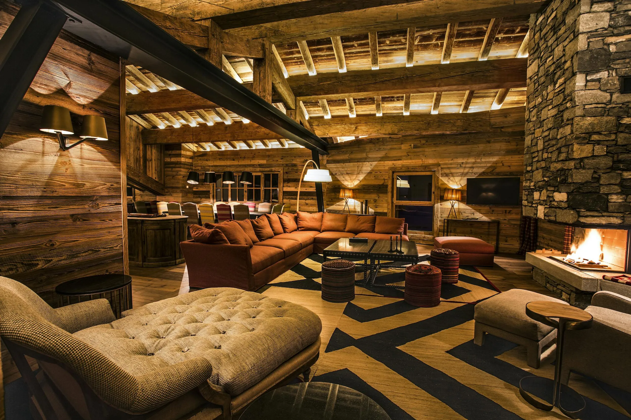 Exceptional Val D Isere Chalet with Indoor Pool and Fireplace — photograph 9