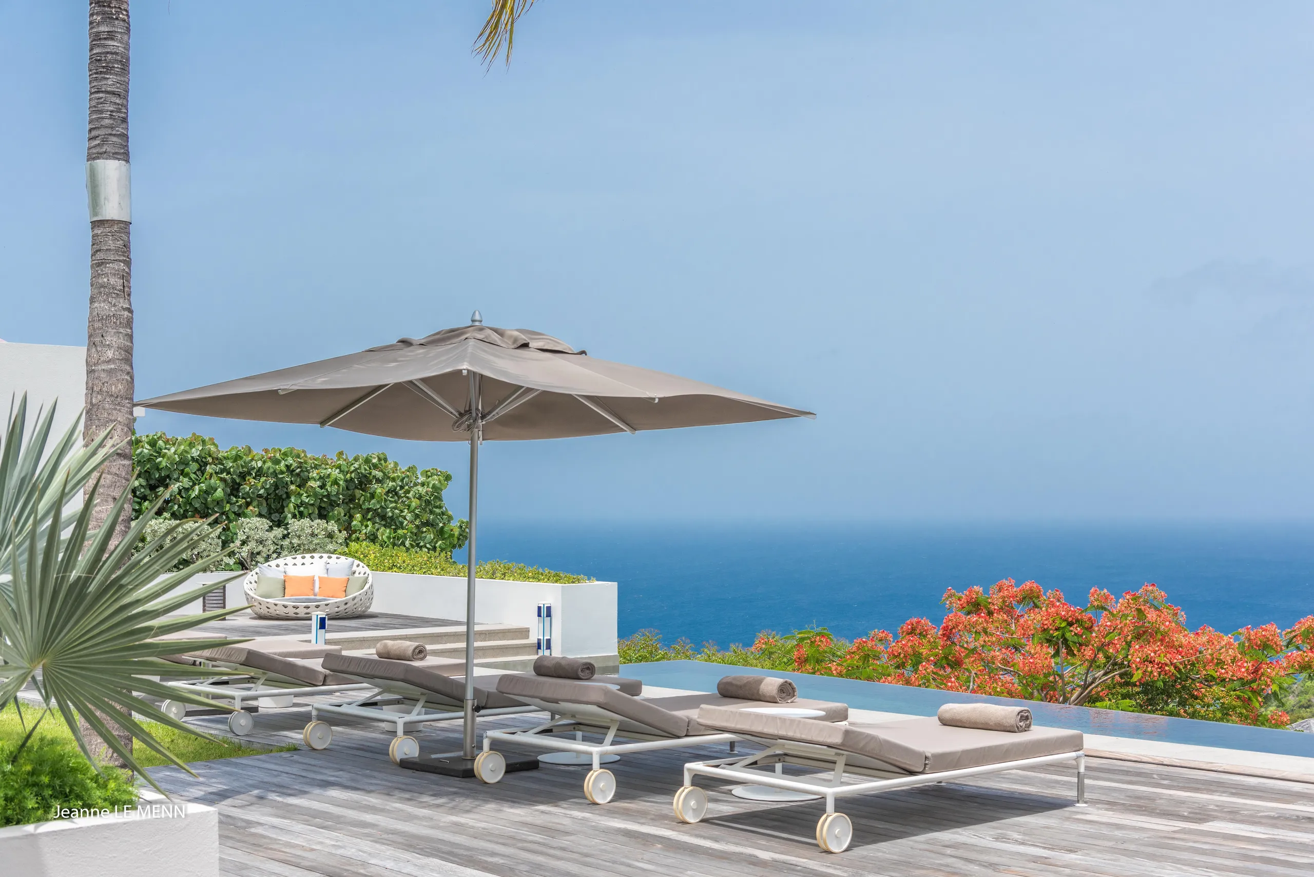 Ornate Tropical Estate with Infinity Pool and Luxury Gazebo, Gouverneur