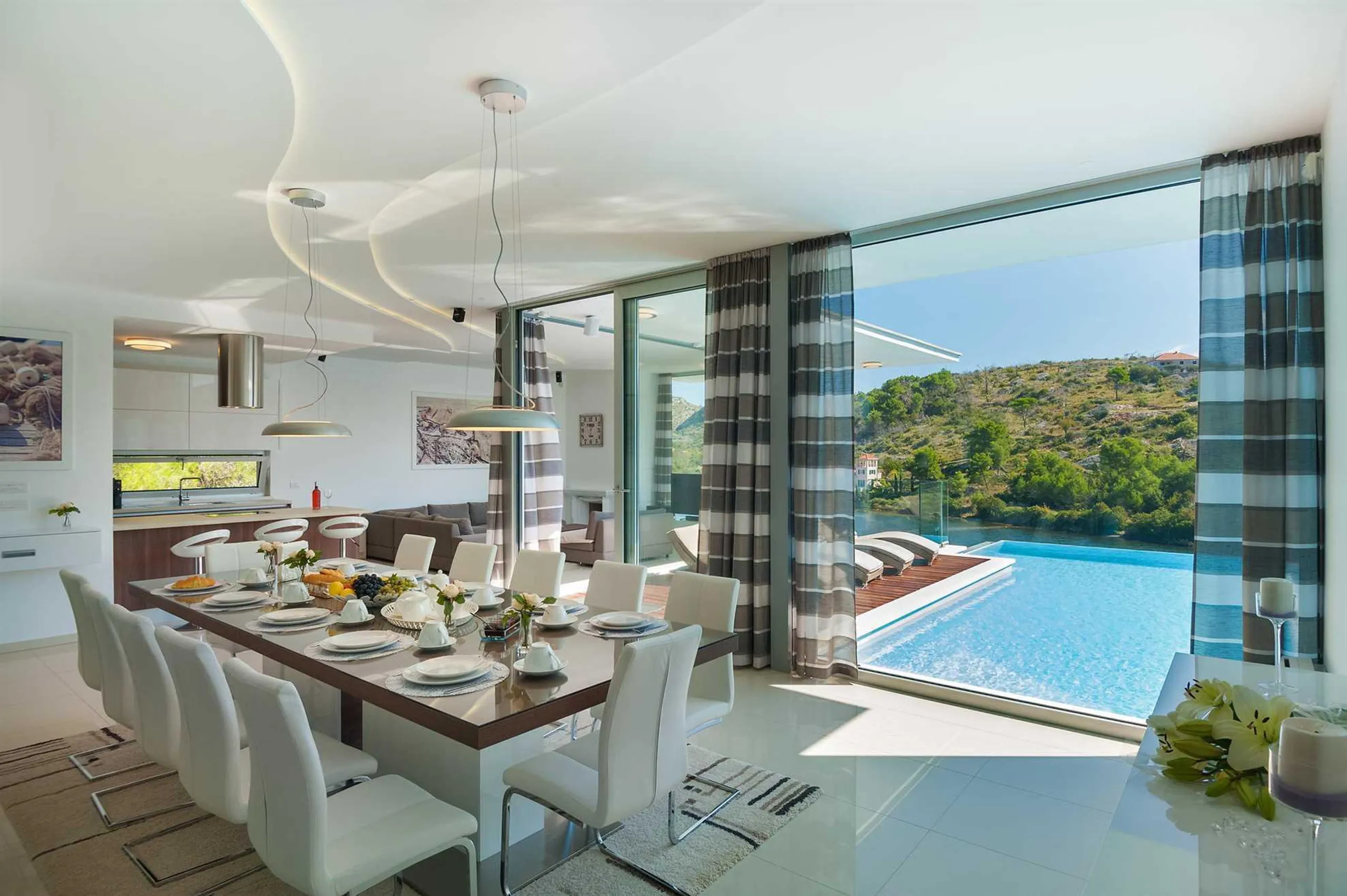 Luxury Villa Fly me to the Moon with Pool — photograph 10