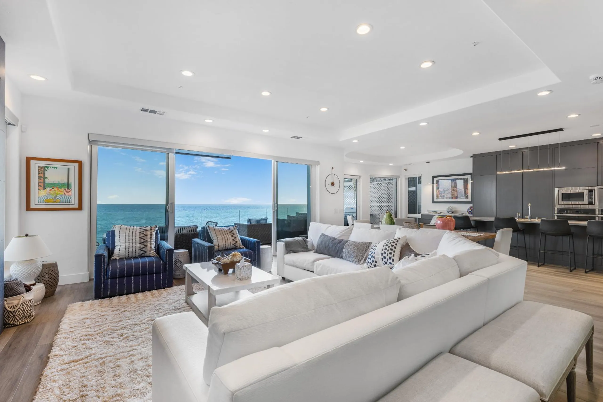 Breathtaking Malibu Villa with Walks to Beach — photograph 11