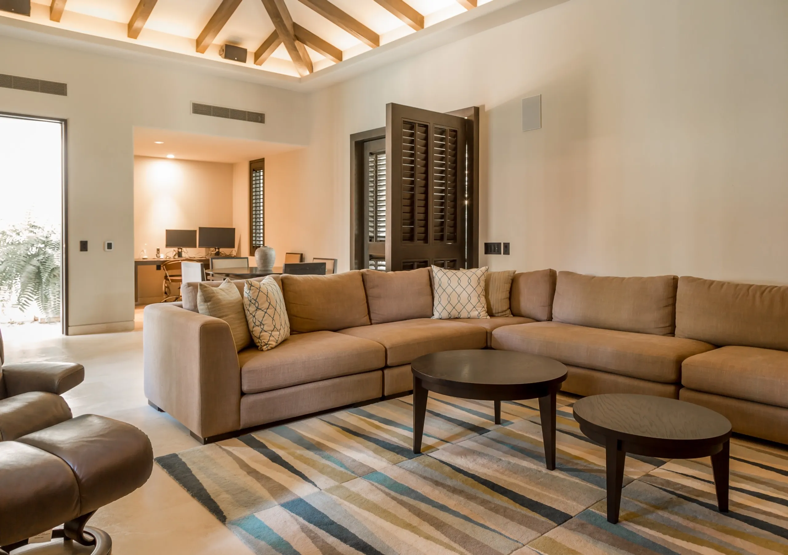 Calming Oceanview Villa with Private Infinity Pool, and Firepit — photograph 12
