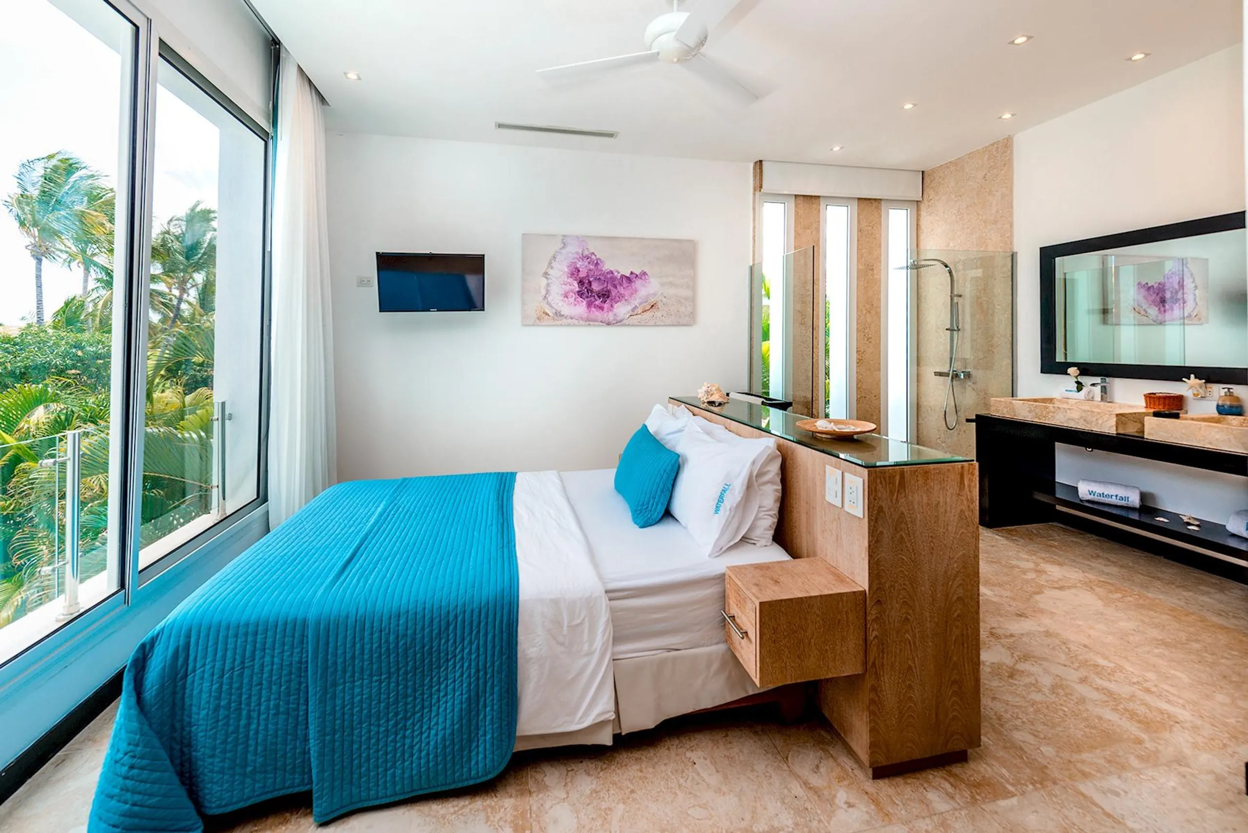 Exquisite Punta Cana Estate with Invigorating Pool — photograph 6