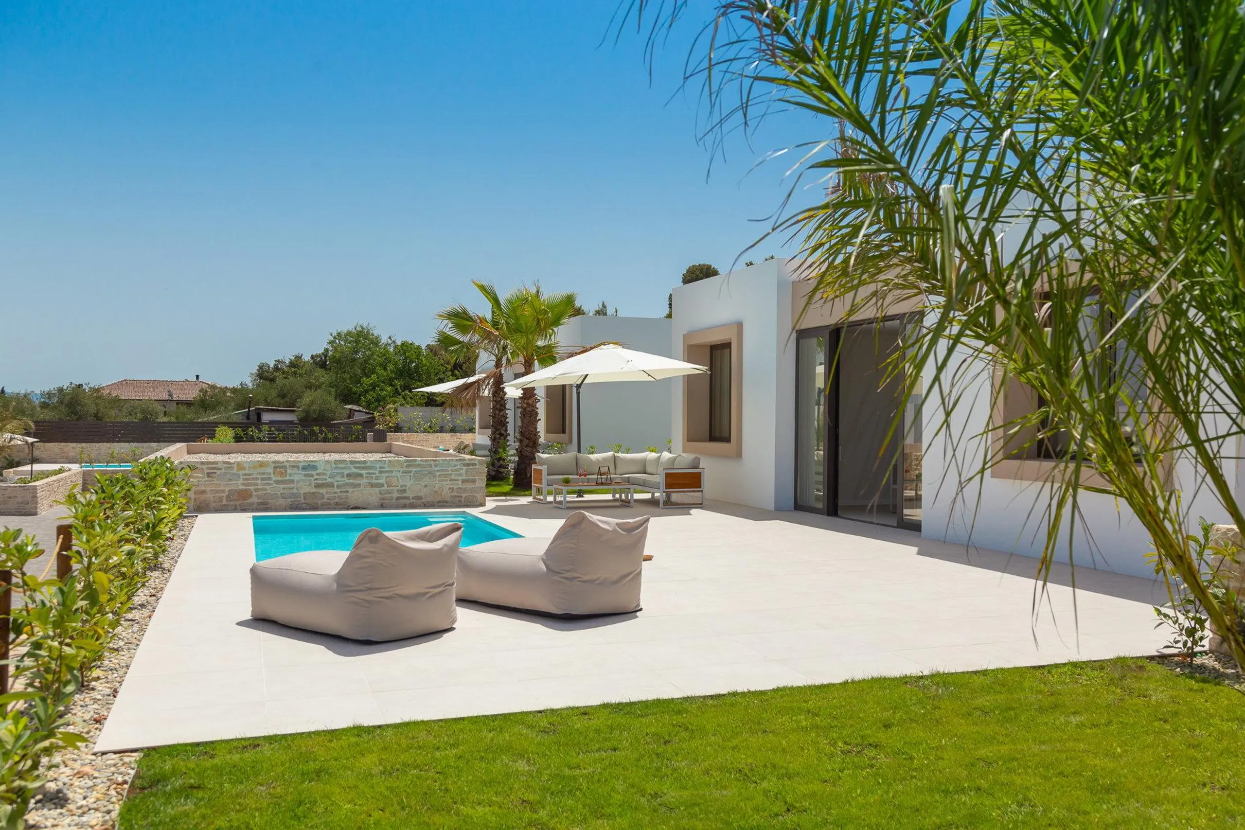 Phenomenal Beachfront Villa in Pasman with Private Pool — photograph 12