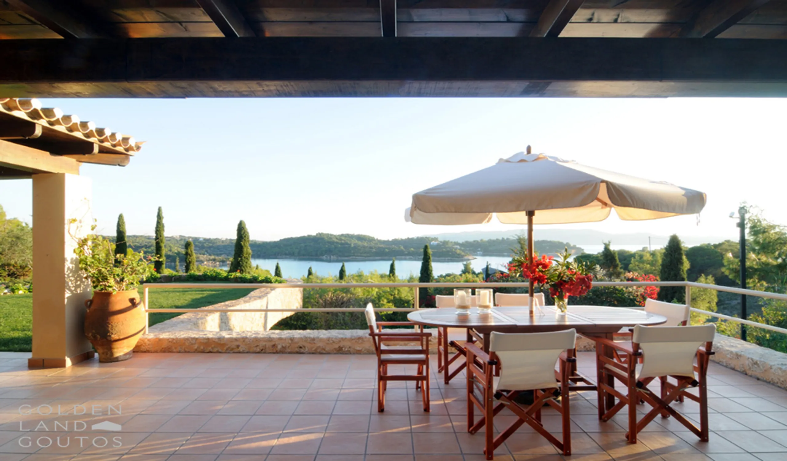 High-class Mediterranean Villa with Pool and Panoramic Sea Views — photograph 12