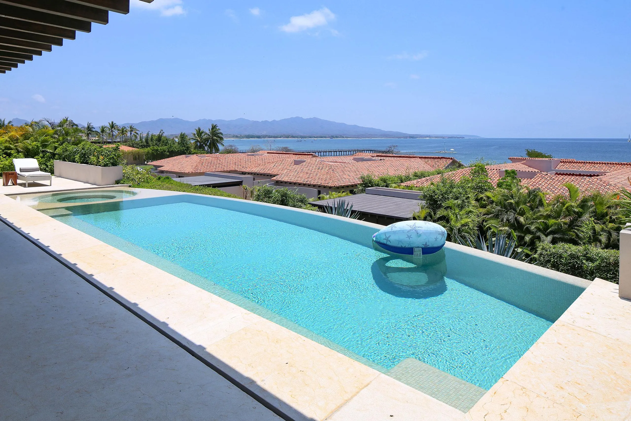 Luxury Villa Del Mar Estate with Infinity Pool and Ocean Views — photograph 3