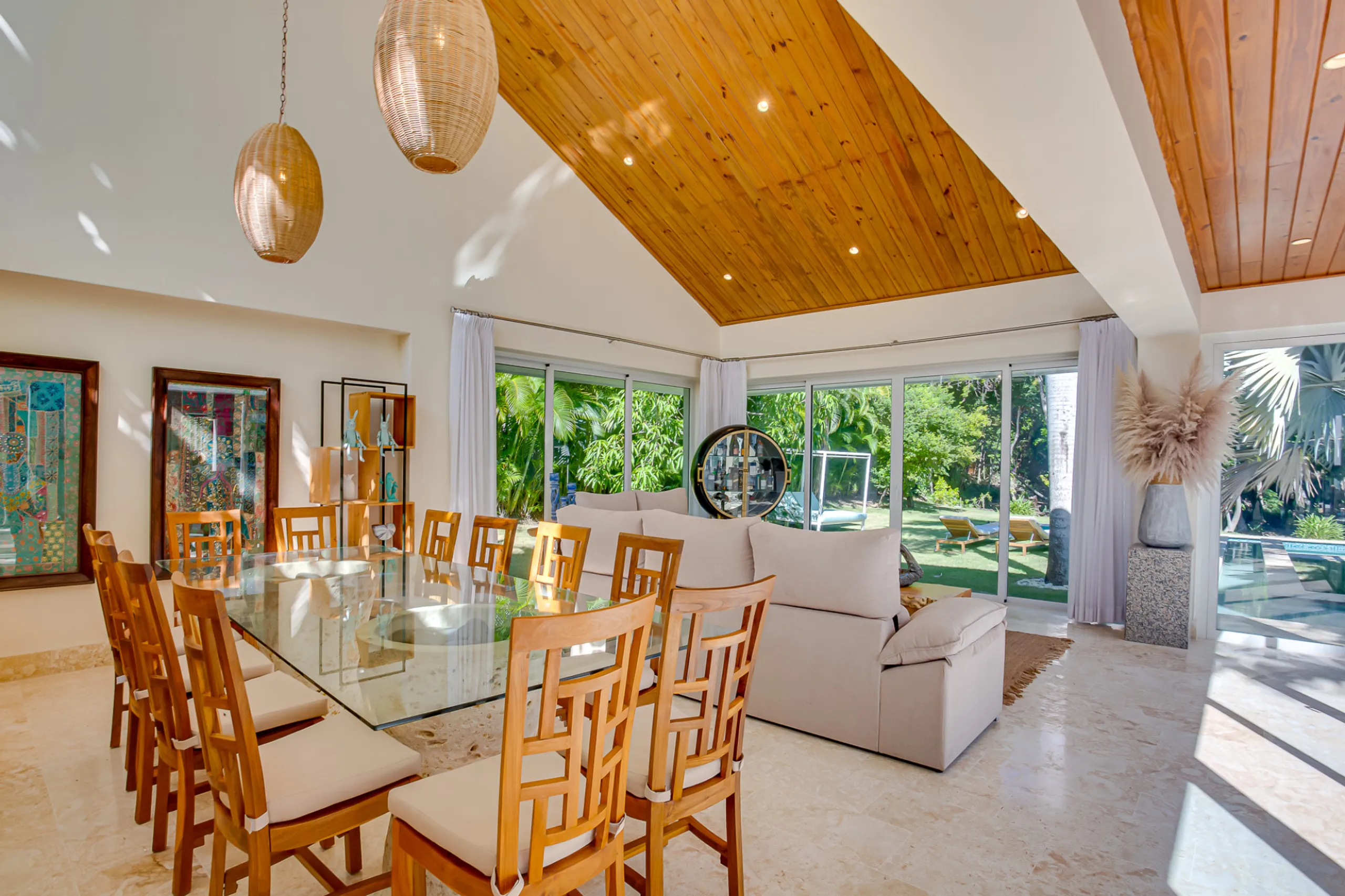 Splendid La Jolla Beachfront Villa: 4,000 Sq Ft with Ocean Views, Pool & Spa — photograph 9