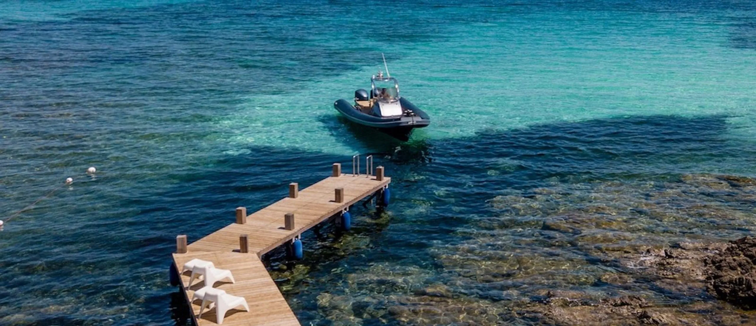 Majestic 8BR Villa with Pool and Panoramic Sea Views — photograph 3