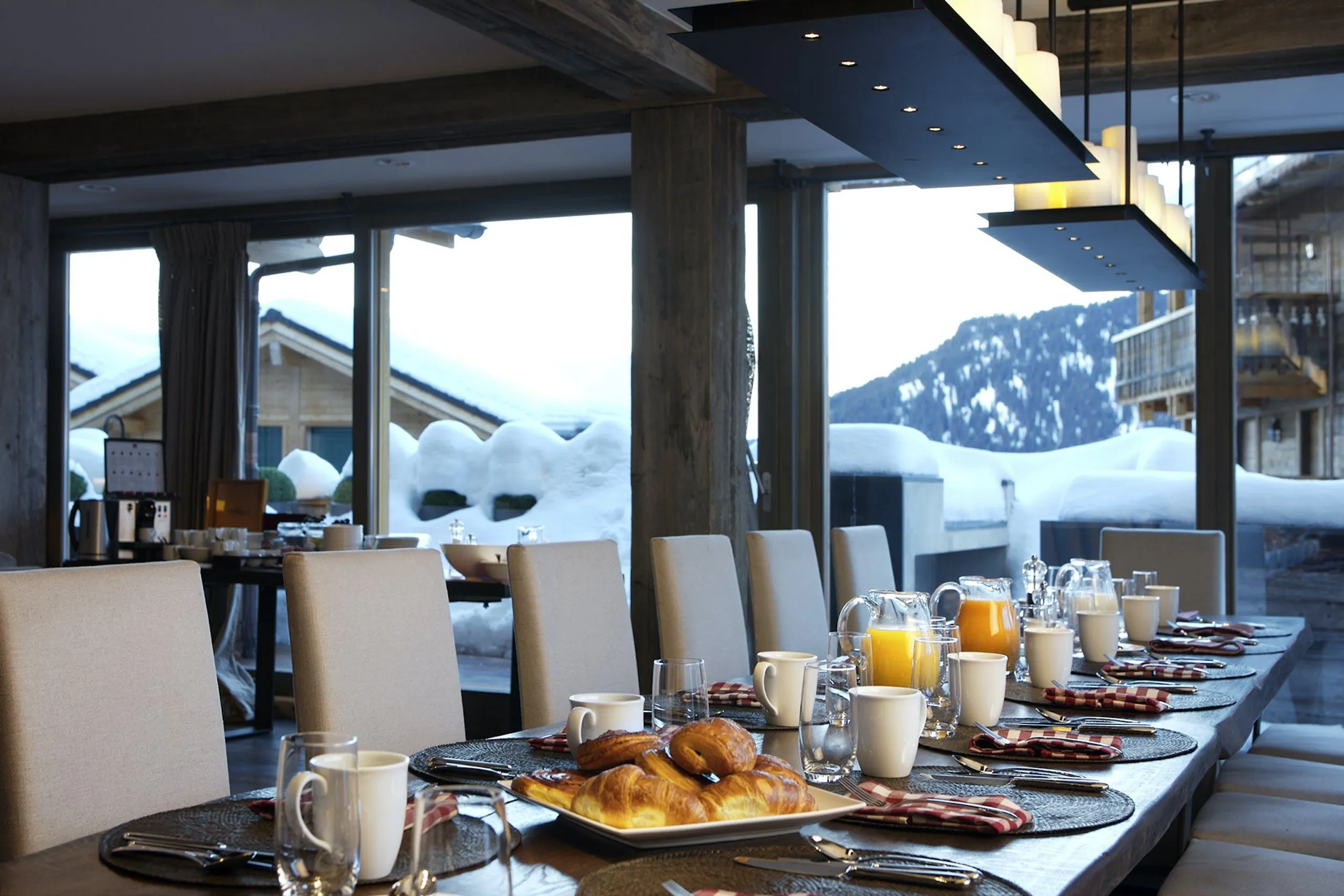 Verbier Mountain Retreat Chalet with Indoor Pool and Gorgeous Mountain Views — photograph 11