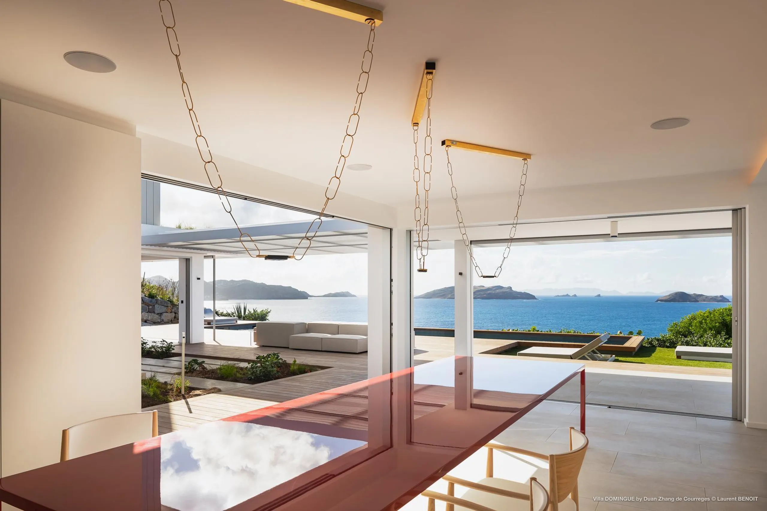 Dignified Oceanside Villa with Private Pool and Fitness Room — photograph 6