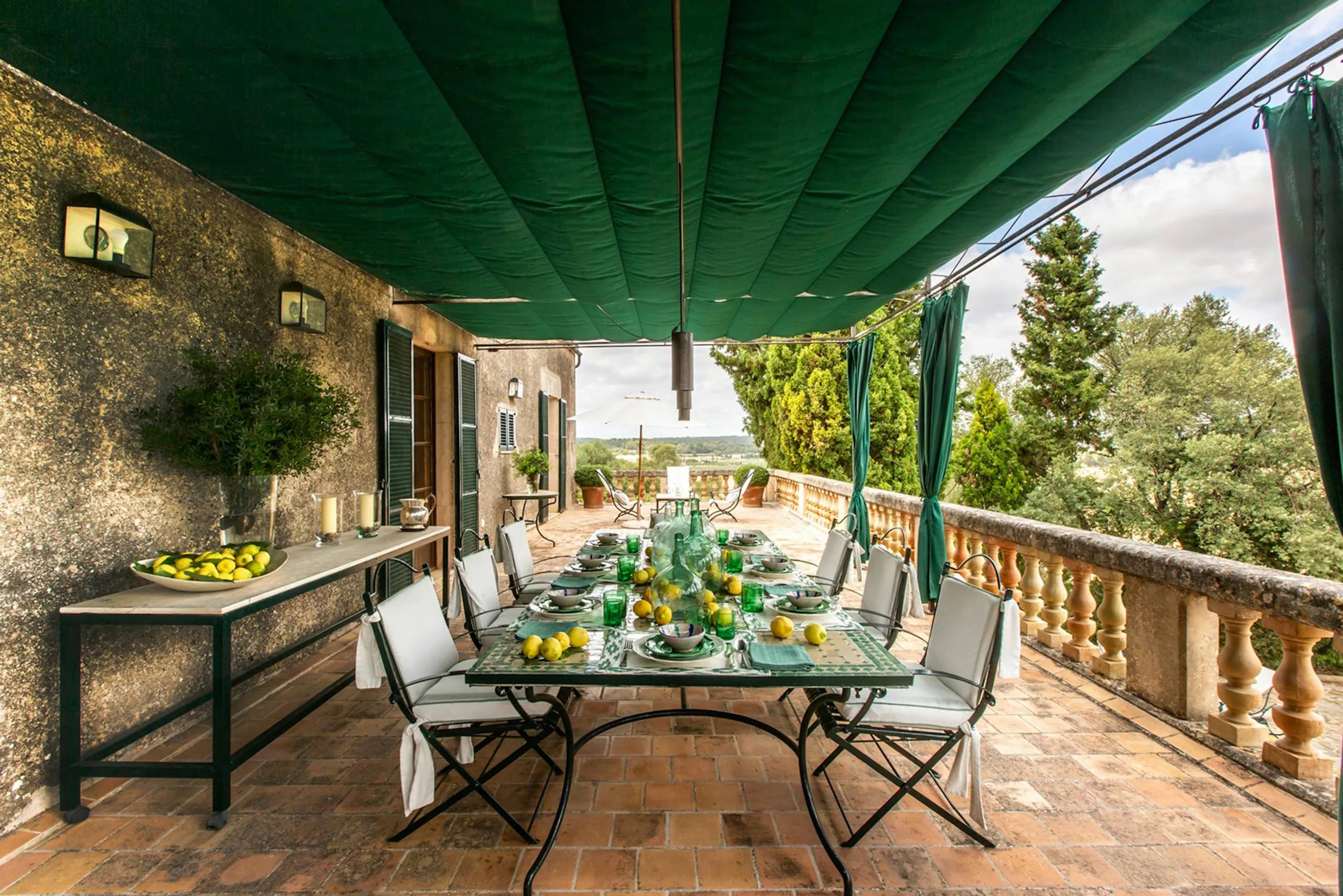 Relaxing Spanish Estate with Private Pool and Gazebo — photograph 6