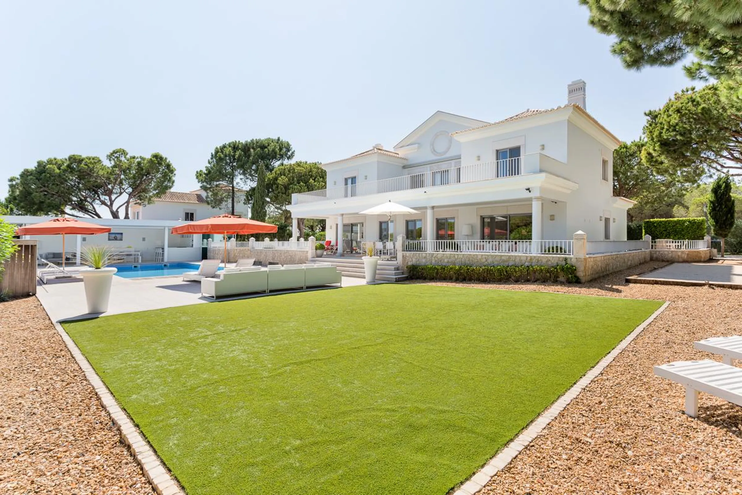 First-class Villa in Quinta do Lago with Private Pool, Jacuzzi and Beaches Nearby — photograph 12