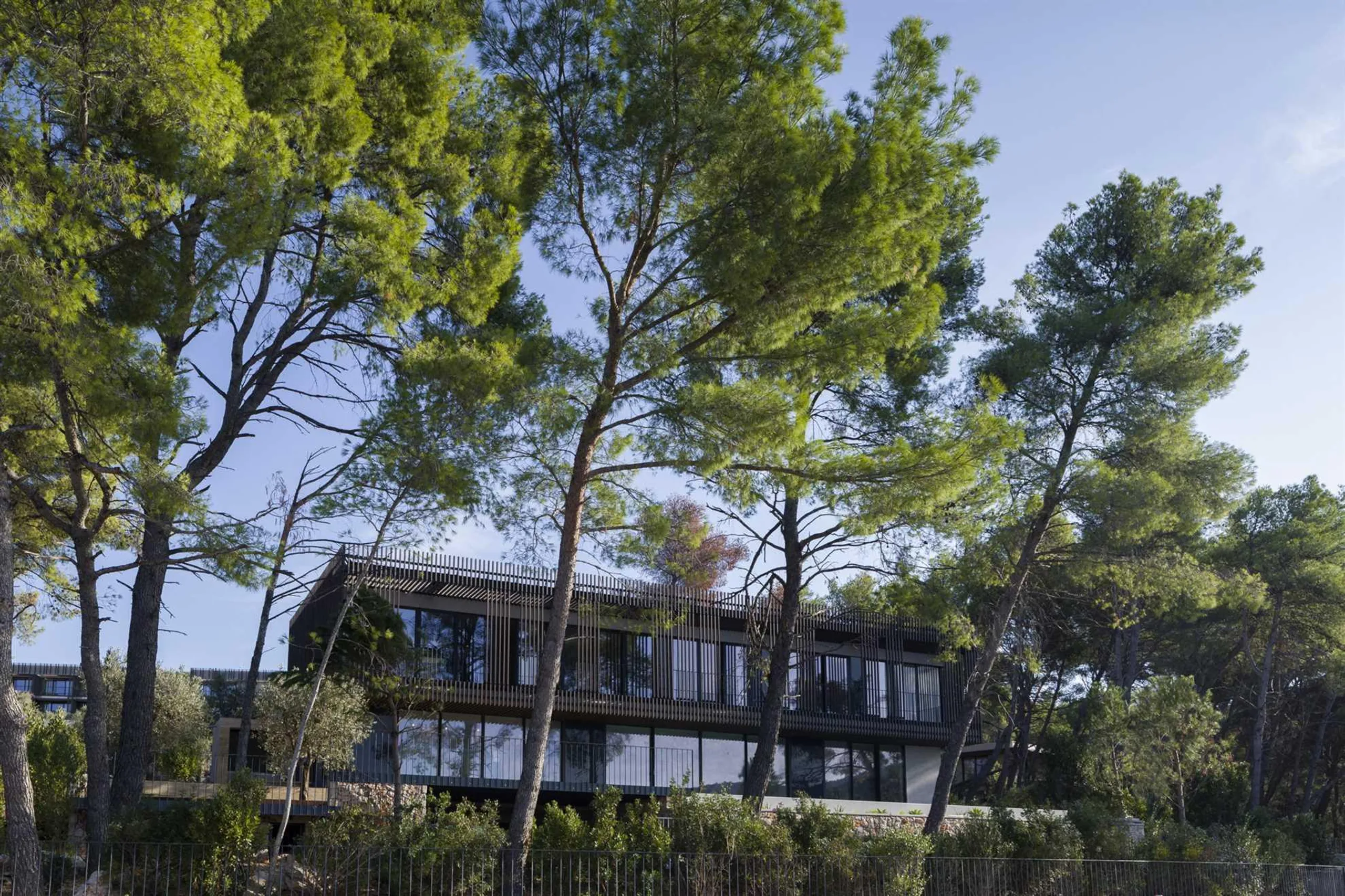 Regal 5-Bedroom Villa with Heated Pool and Scenic Beauty on Hvar Island — photograph 3