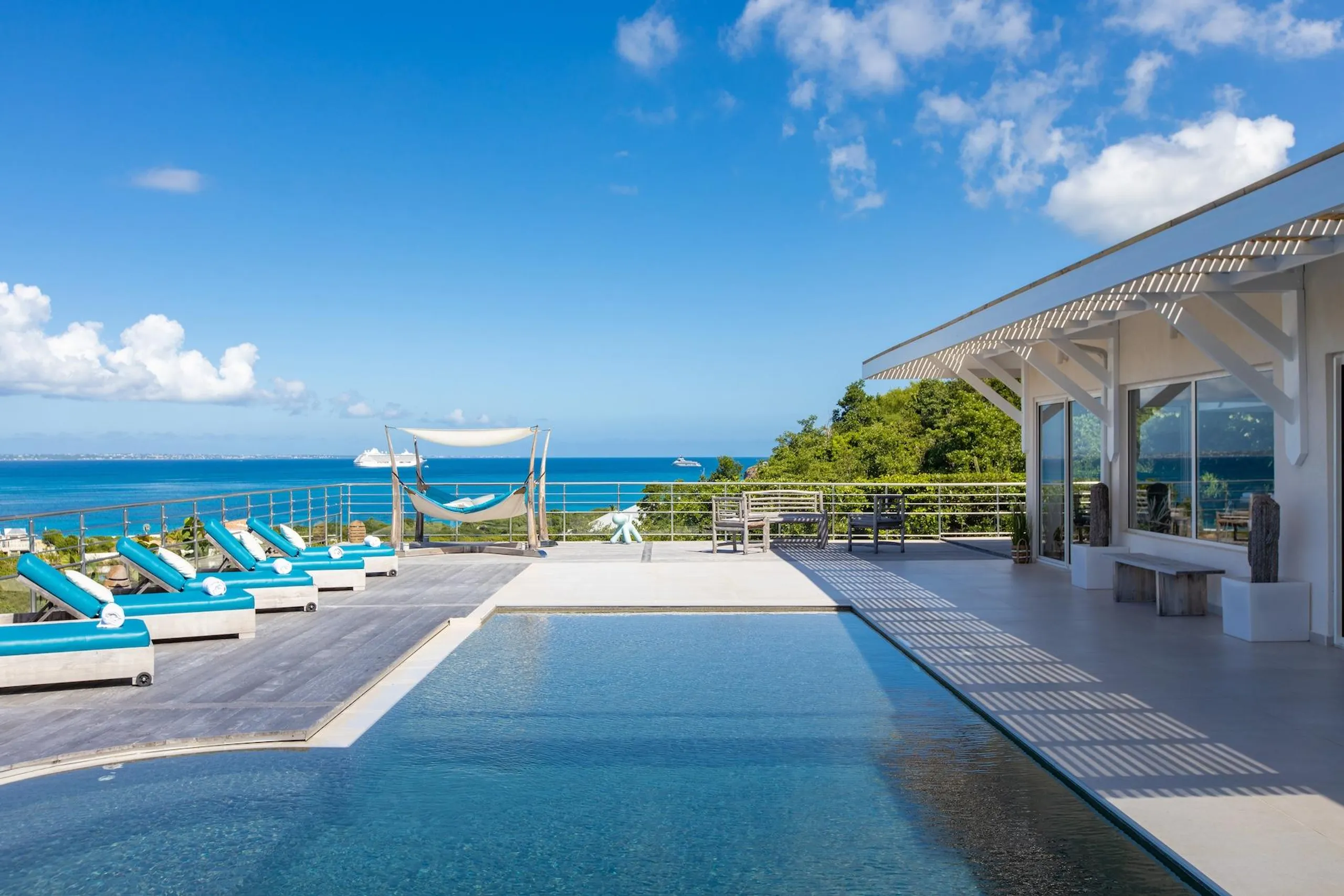 St Martin Modern Sun Villa with Heated Pool and Panoramic Views — photograph 9