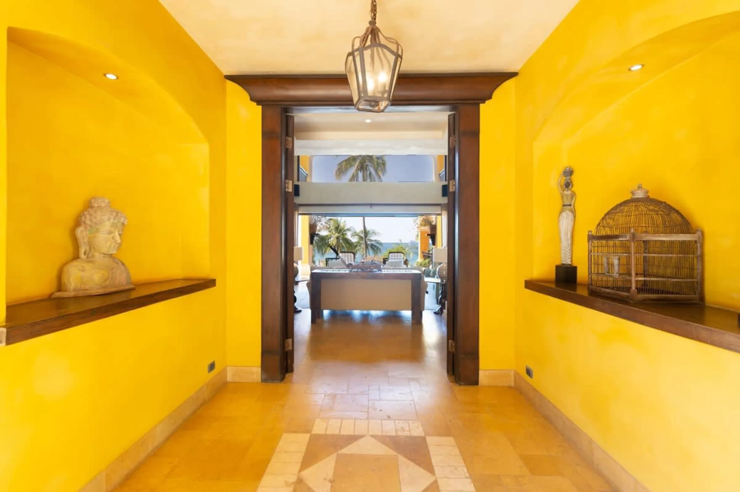 Beachfront Mediterranean-Style Villa with Private Infinity Pool, and Ocean Views — photograph 12