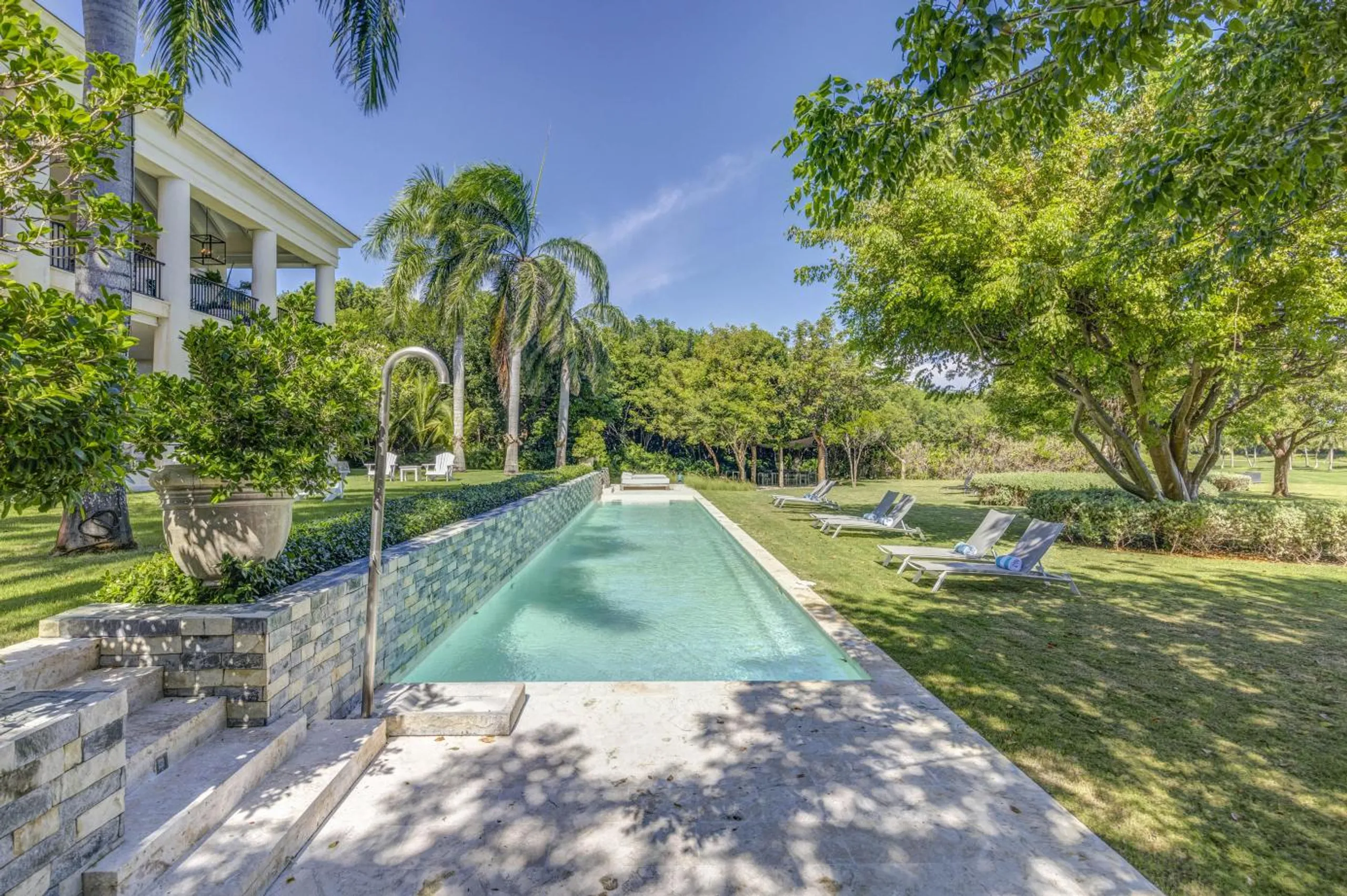 Stunning Punta Cana Estate with Private Pool & Corales Golf View — photograph 2
