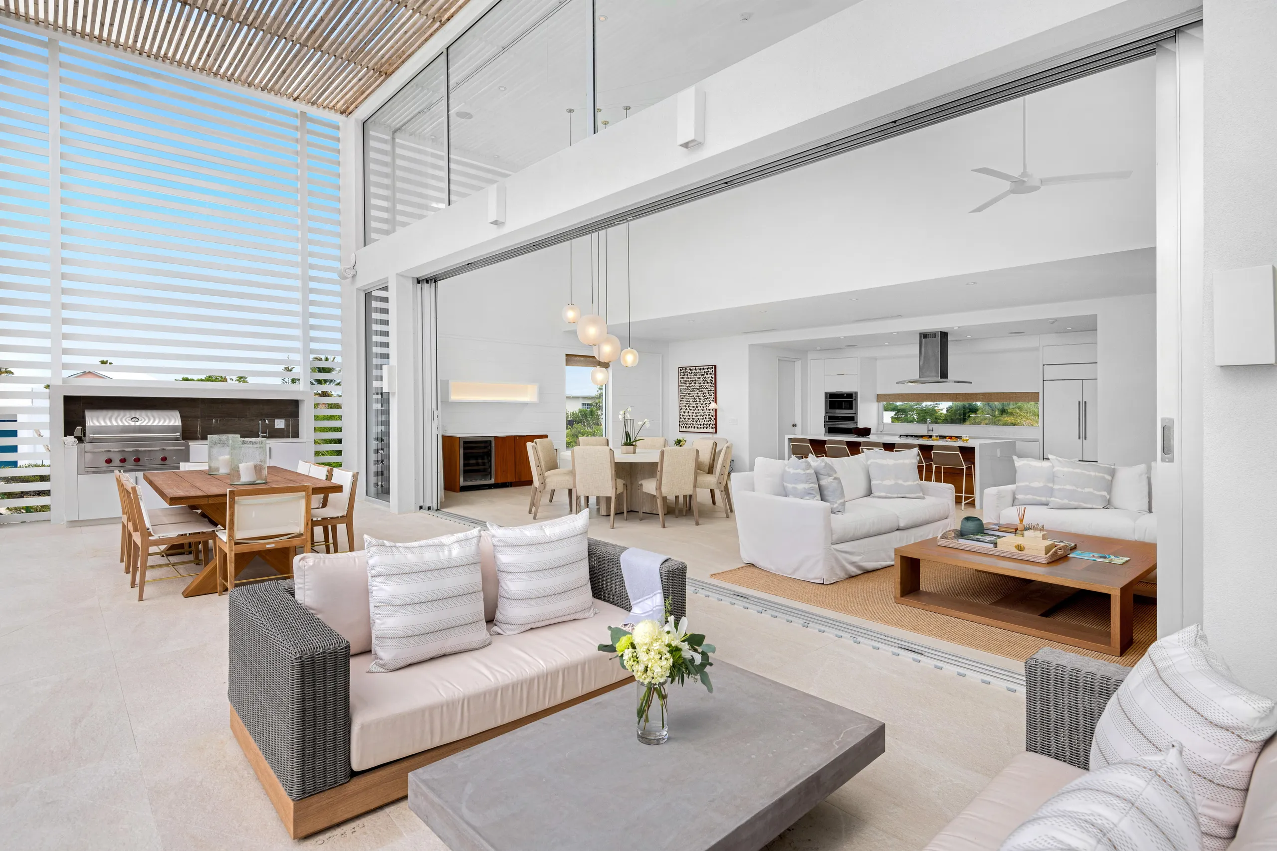 Elegant Luxe Estate in Turks & Caicos with Breathtaking Views of Grace Bay Beach — photograph 9