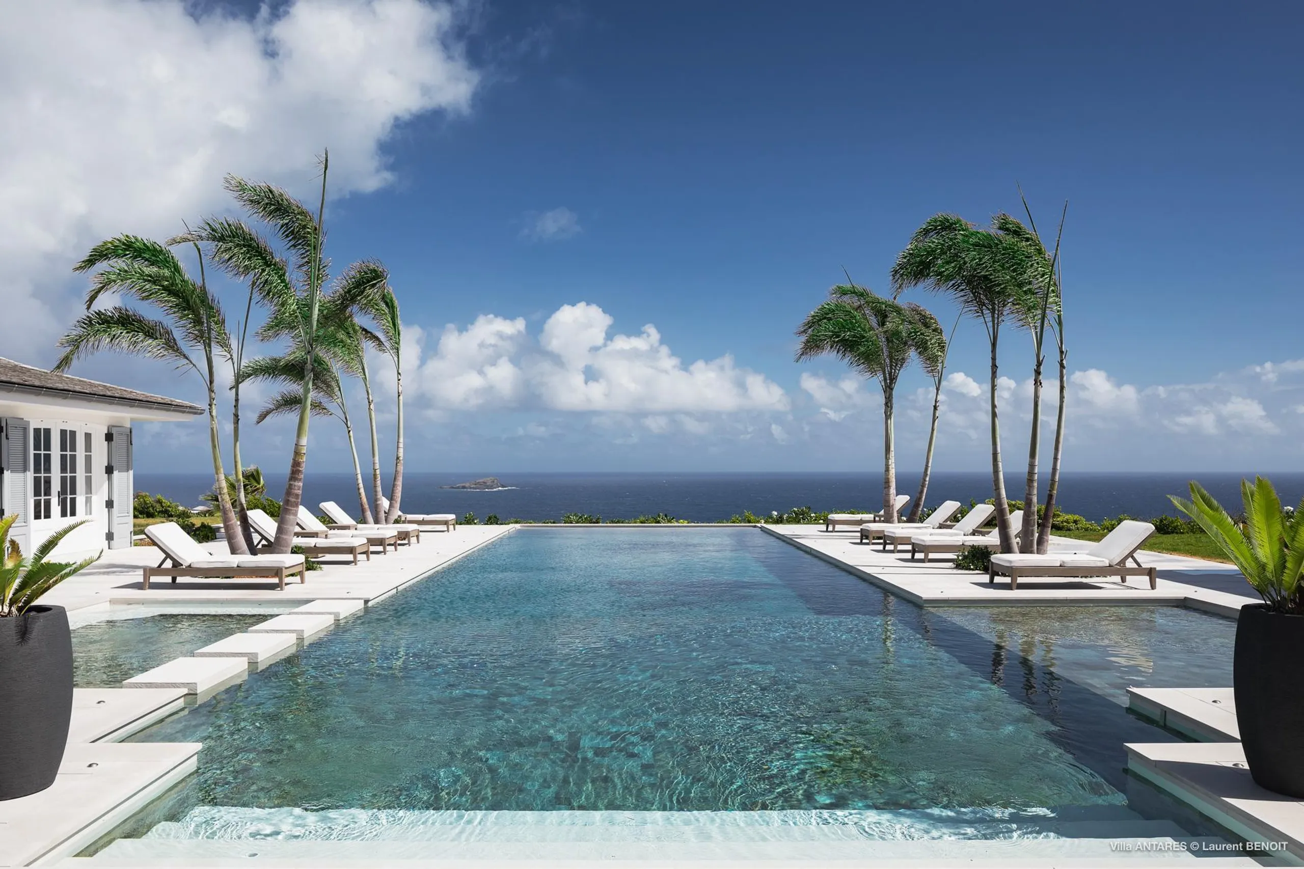Mont Jean Paradise Villa with Infinity Pool and Lush Garden Grounds, Mont Jean