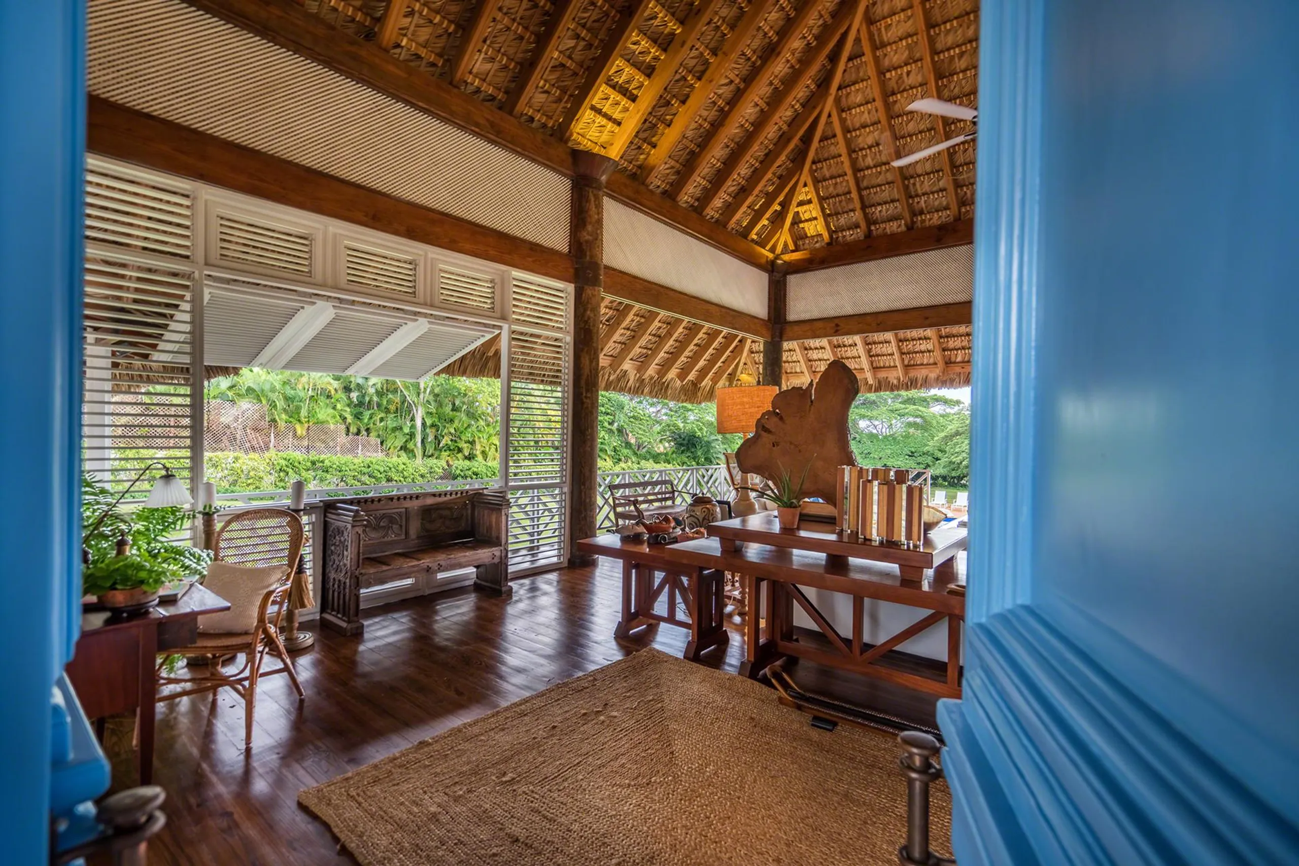 Serene Caribbean Retreat with Private Pool and Landscaped Garden — photograph 5