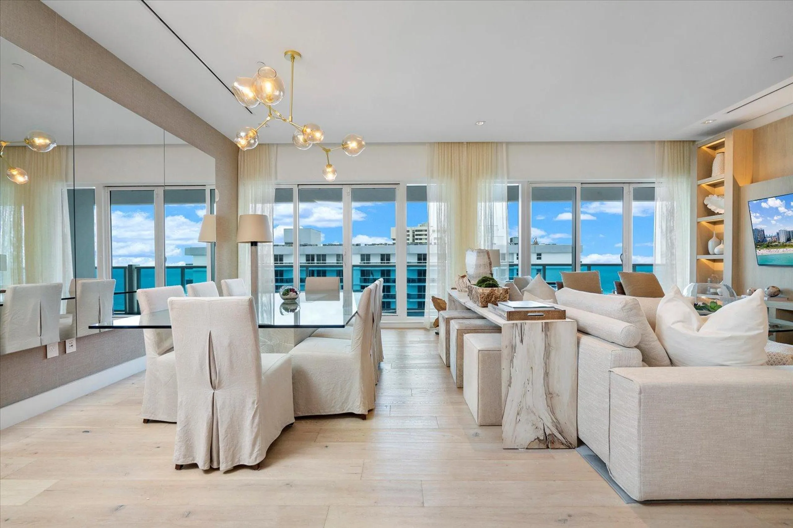 Miami Beach Ocean View Penthouse with Resort Style Amenities — photograph 2