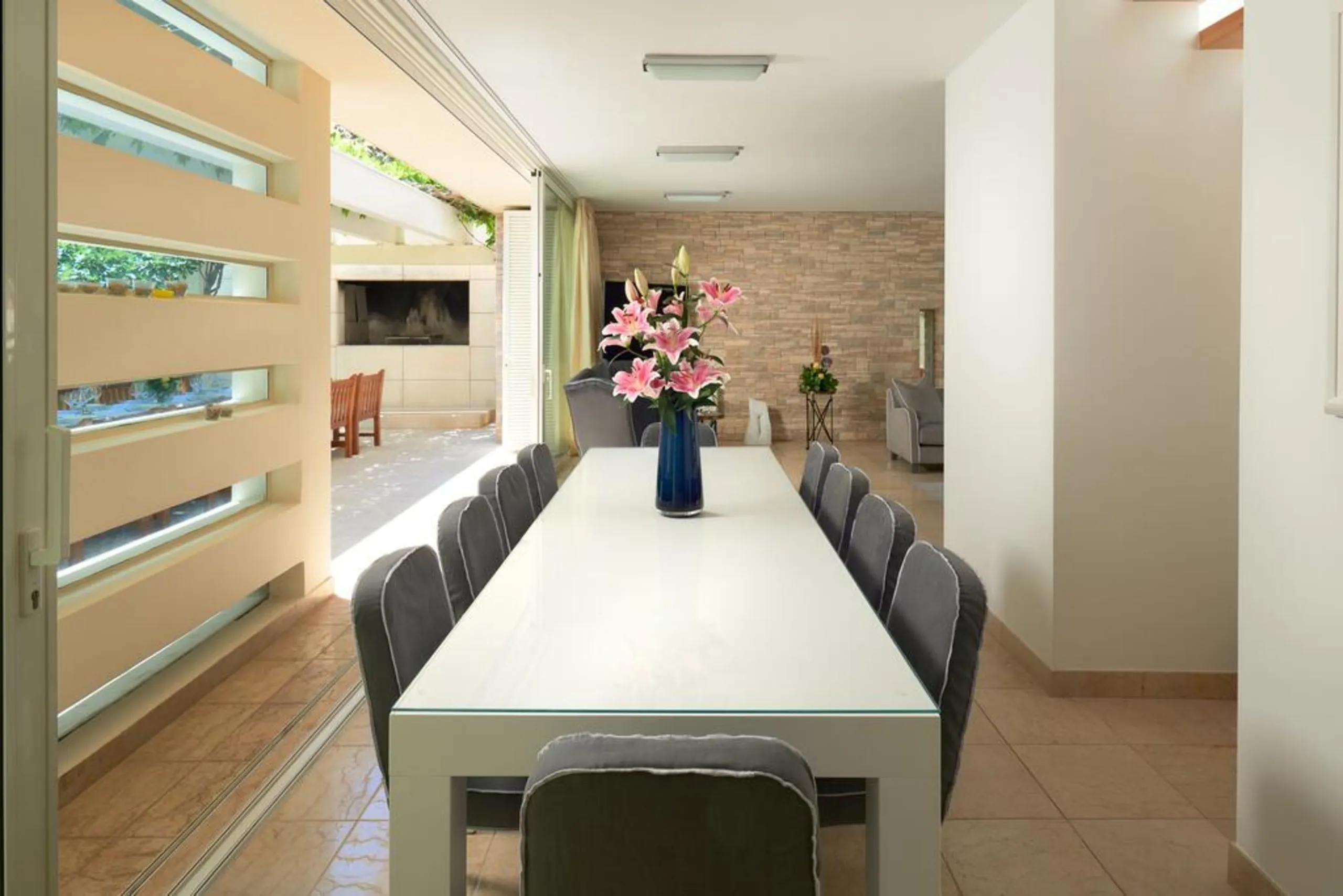 Captivating Holiday Villa with Walks to Beach — photograph 10