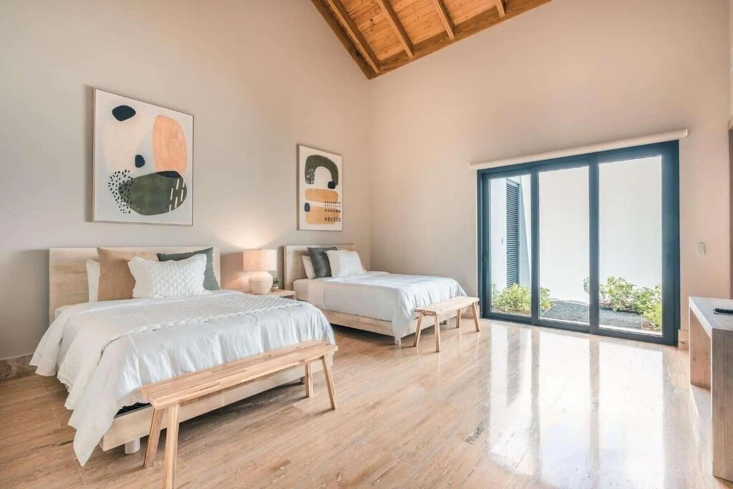 Refreshing Golf Villa with Private Pool and Marina Access — photograph 11