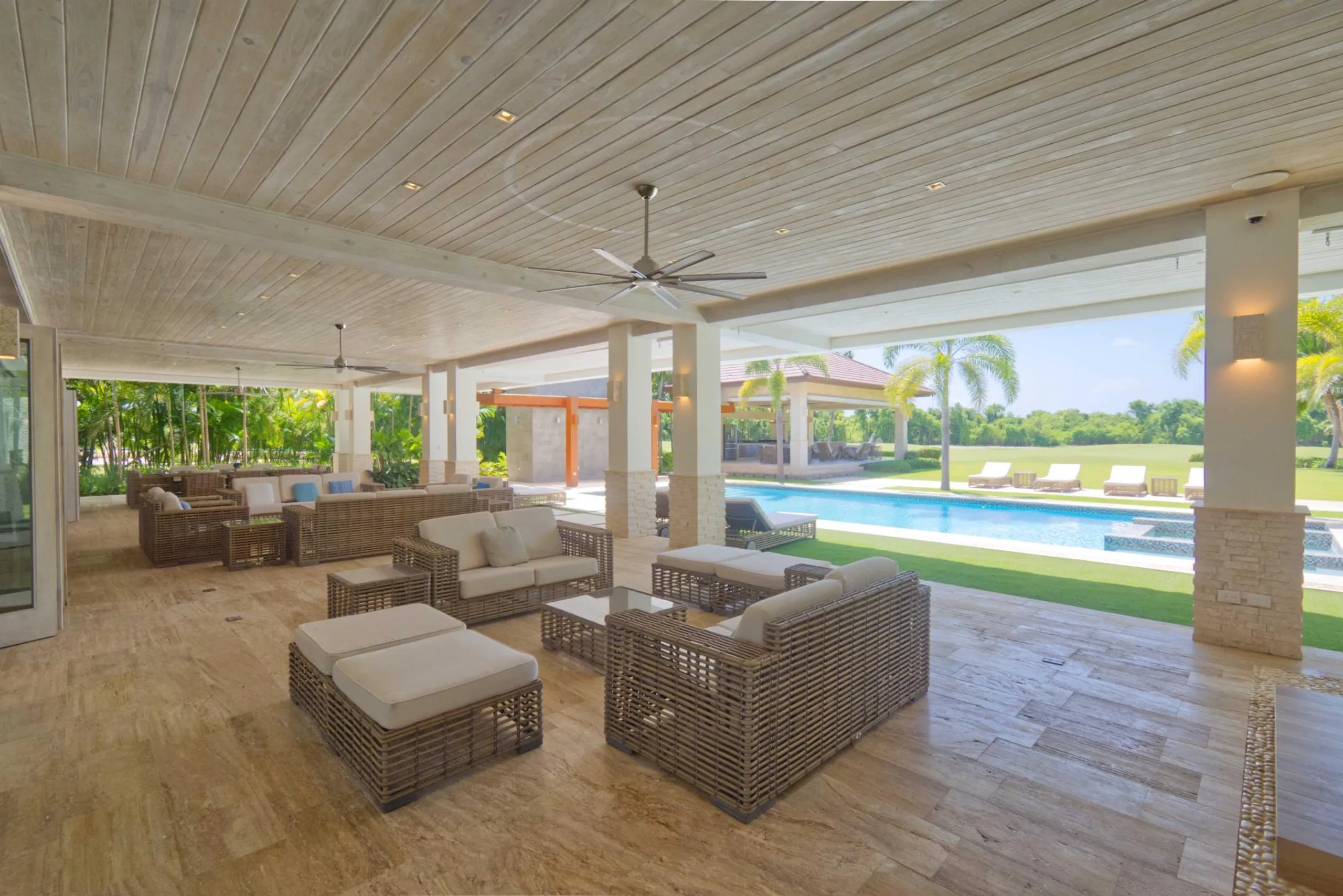 Modern Punta Cana Villa with Private Pool, Jacuzzi, and Stunning Views — photograph 6