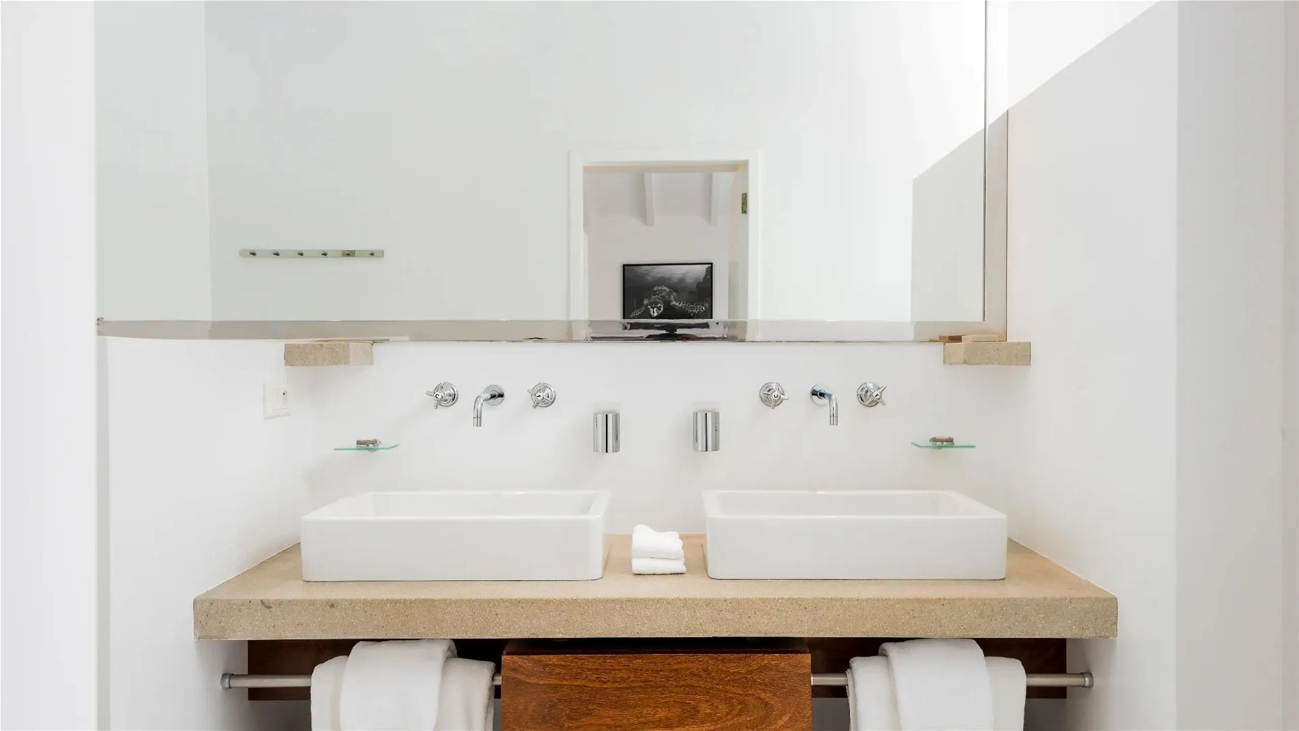Pristine Oceanview Villa with Pool — photograph 10