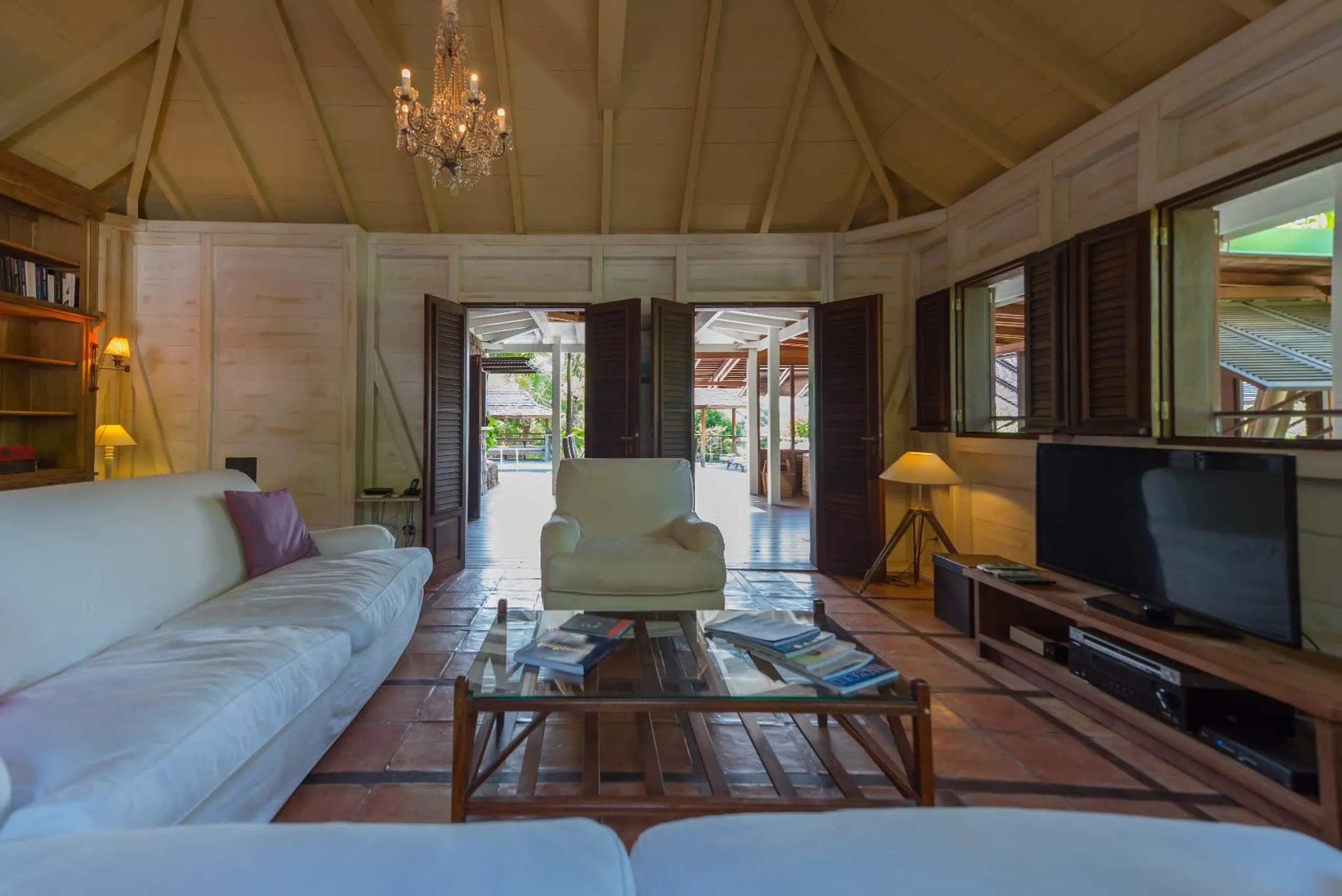 Luxury Hillside Villa Retreat in St.Barths with Ocean Views & Private Bungalows — photograph 10