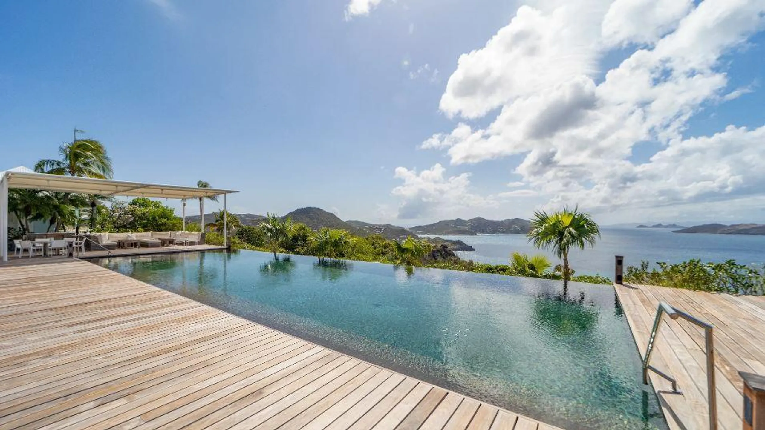 Gleaming Secluded Garden Villa in St. Barts with Private Pool and Ocean Views — photograph 3