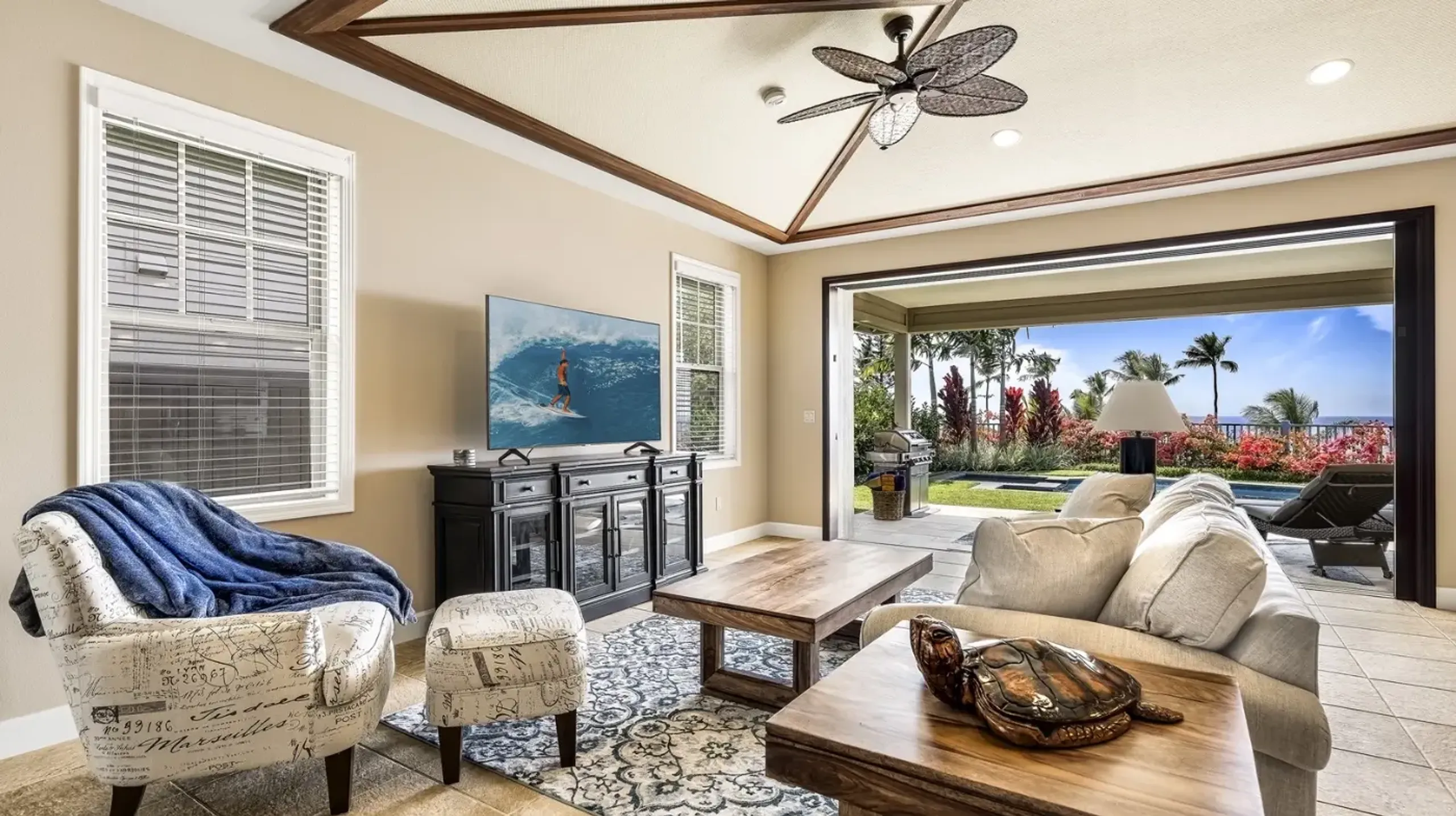 Big Island Makai Luxury Oasis with Ocean and Golf Course Views — photograph 10