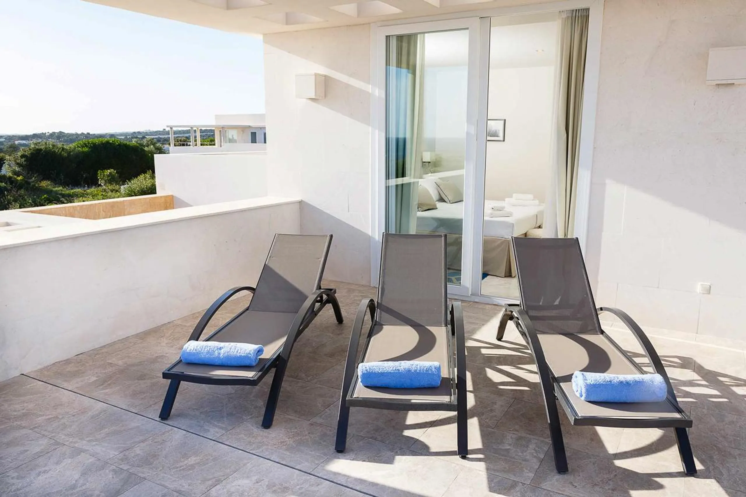 Stylish 6BR Villa with Private Pool and Breathtaking Views of the Sea — photograph 11