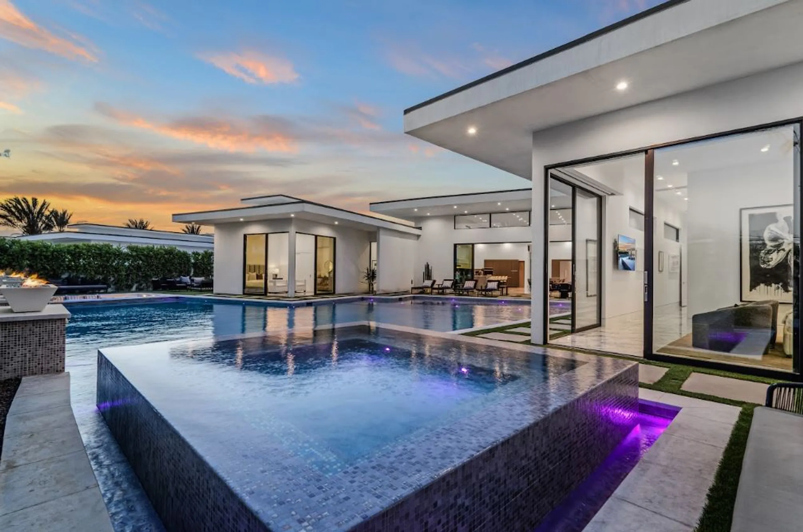 Chic Modern Villa with Private Pool and Next to Madison Club & Polo Grounds — photograph 4