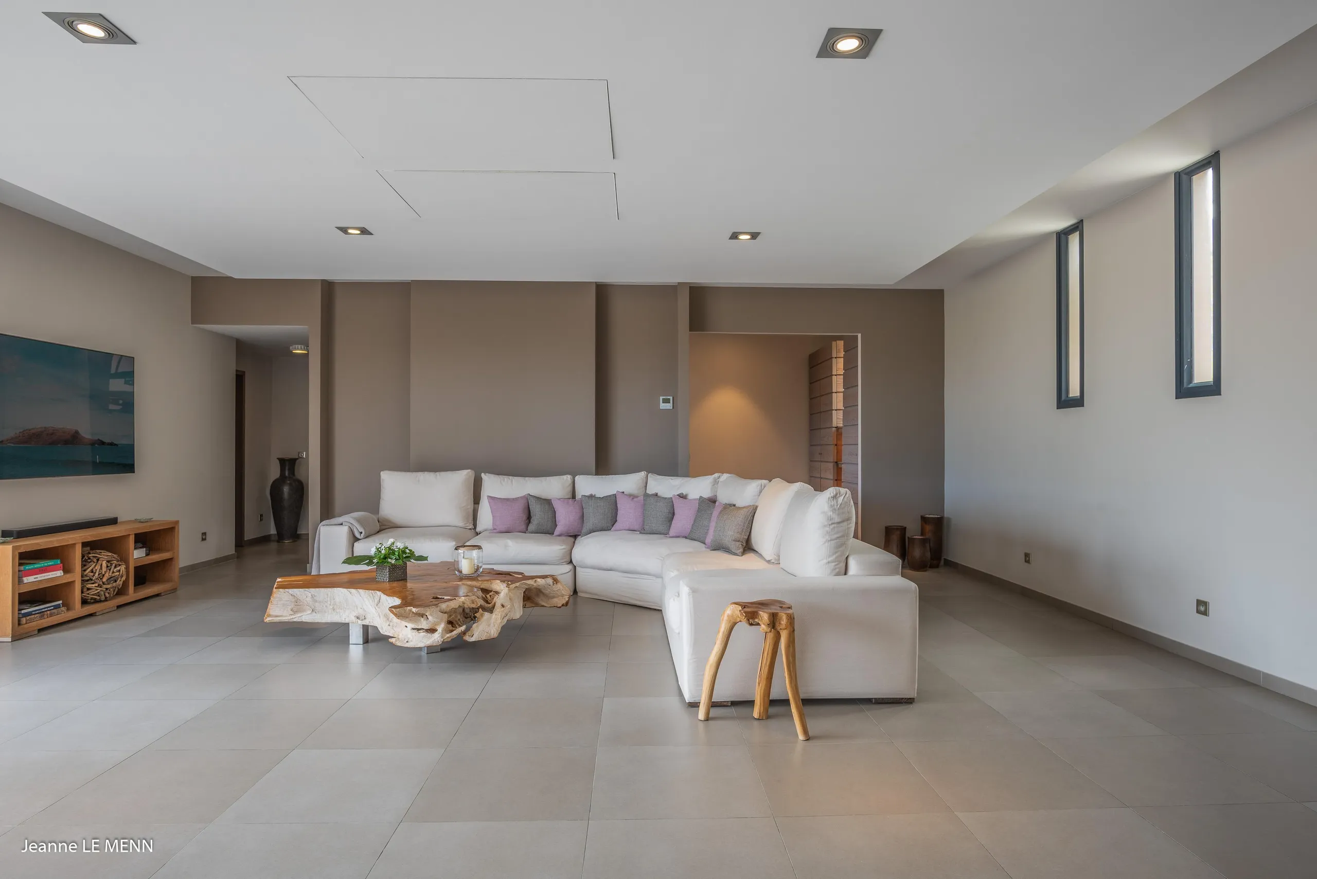 Beachfront Luxury Villa with Private Pool and Ocean Views — photograph 7