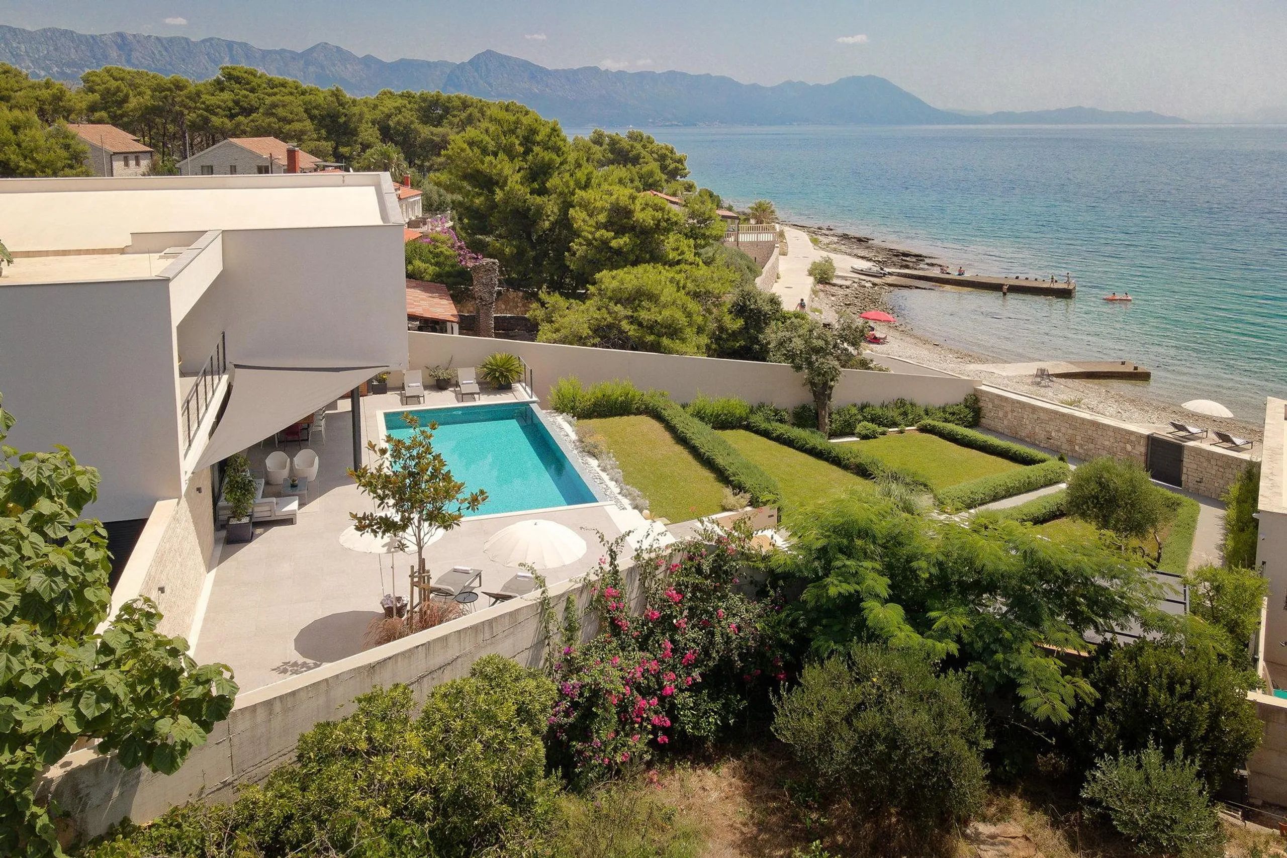 Magnificent Beachfront Haven on Pristine Hvar Island with Heated Infinity Pool and Panaromic Sea Views — photograph 8