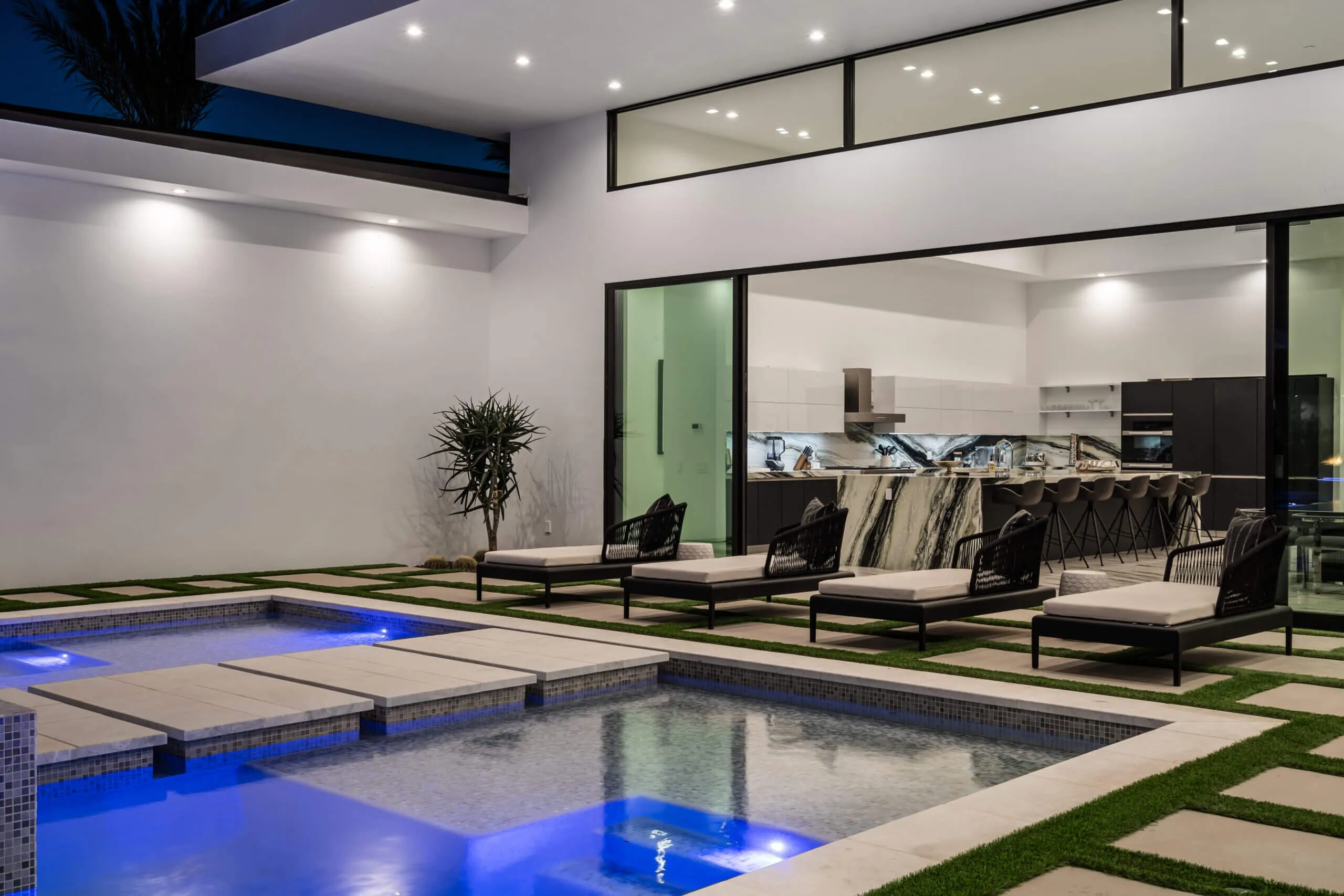 Stunning Modern Villa with Private Pool and Top-tier Amenities Near Palm Springs — photograph 10