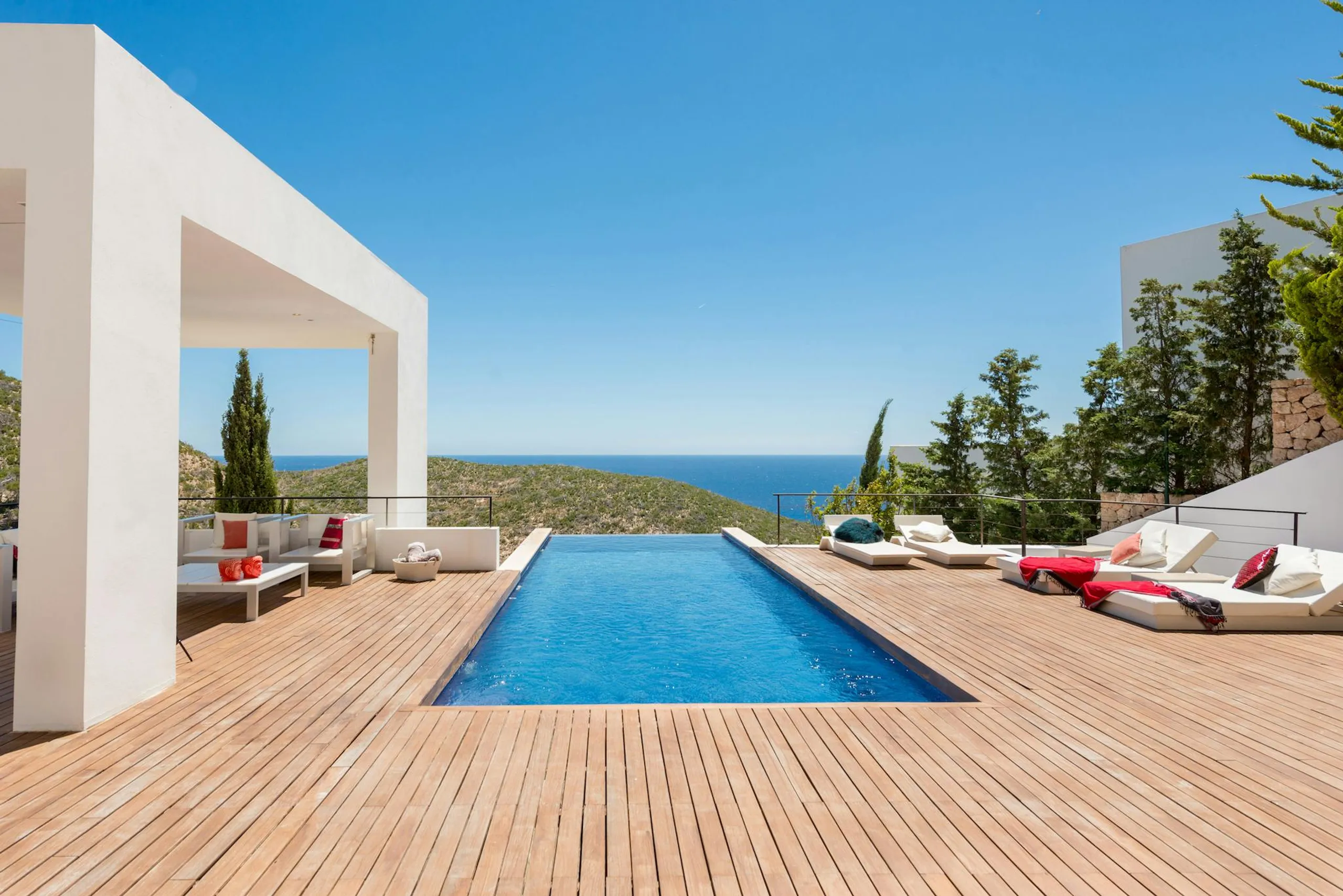 Roca Lisa Modern Contemporary Villa with Infinity Pool and Ocean Views — photograph 8