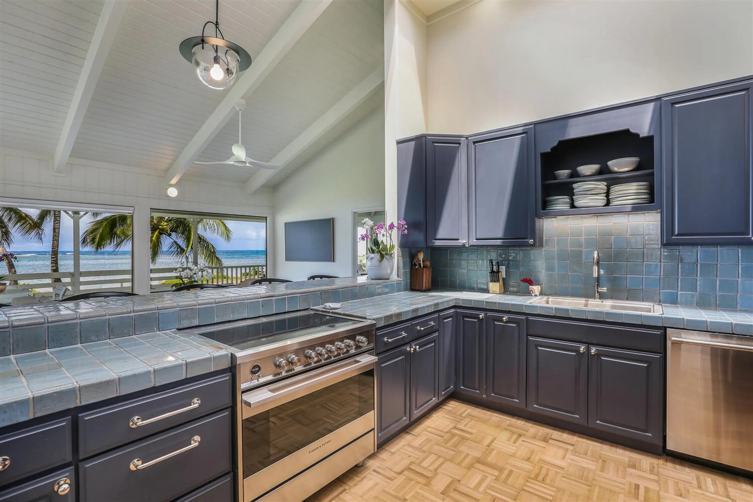 Kauai North Shore Ocean Front Villa with Stunning Ocean Views — photograph 10
