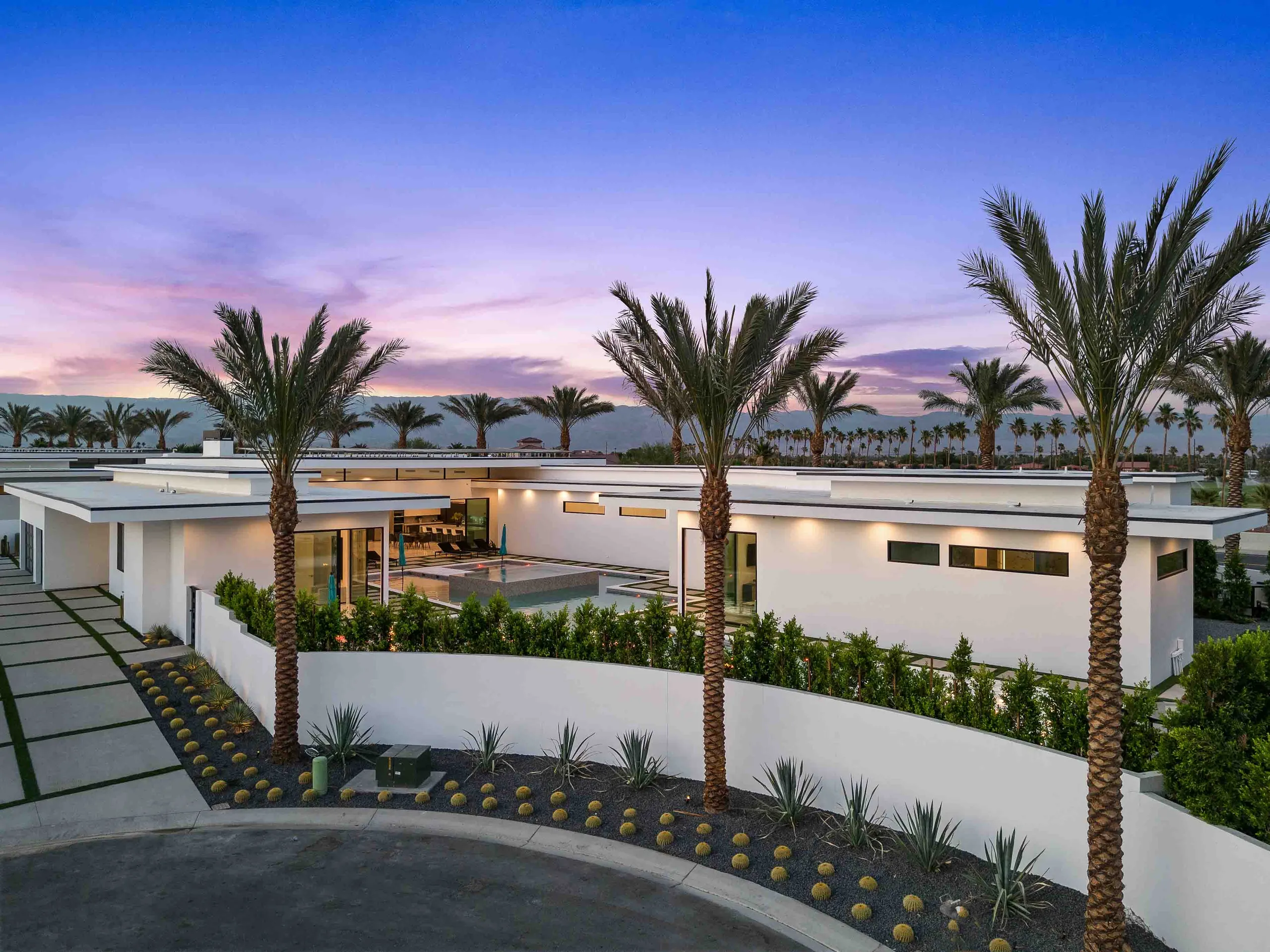 Unparalleled Elite Vacation Villa with Private Pool and Steps from Polo Grounds VILLAWAY® — photograph 6