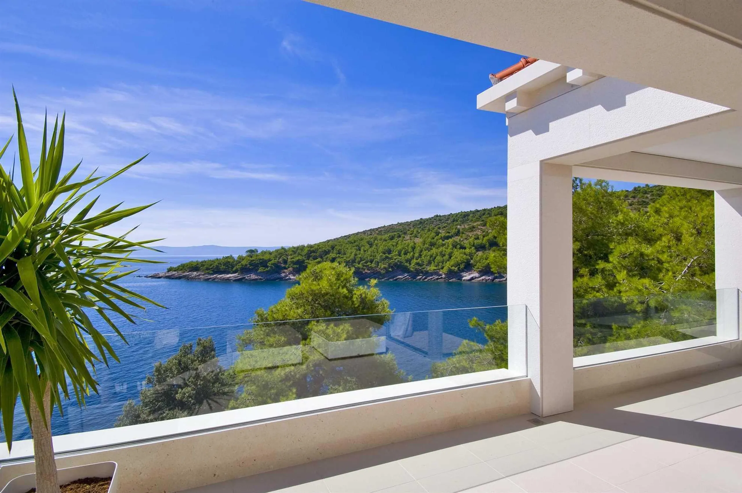 Premium 5-Bedroom Villa with Infinity Pool and Direct Sea Access on Brac Island — photograph 8
